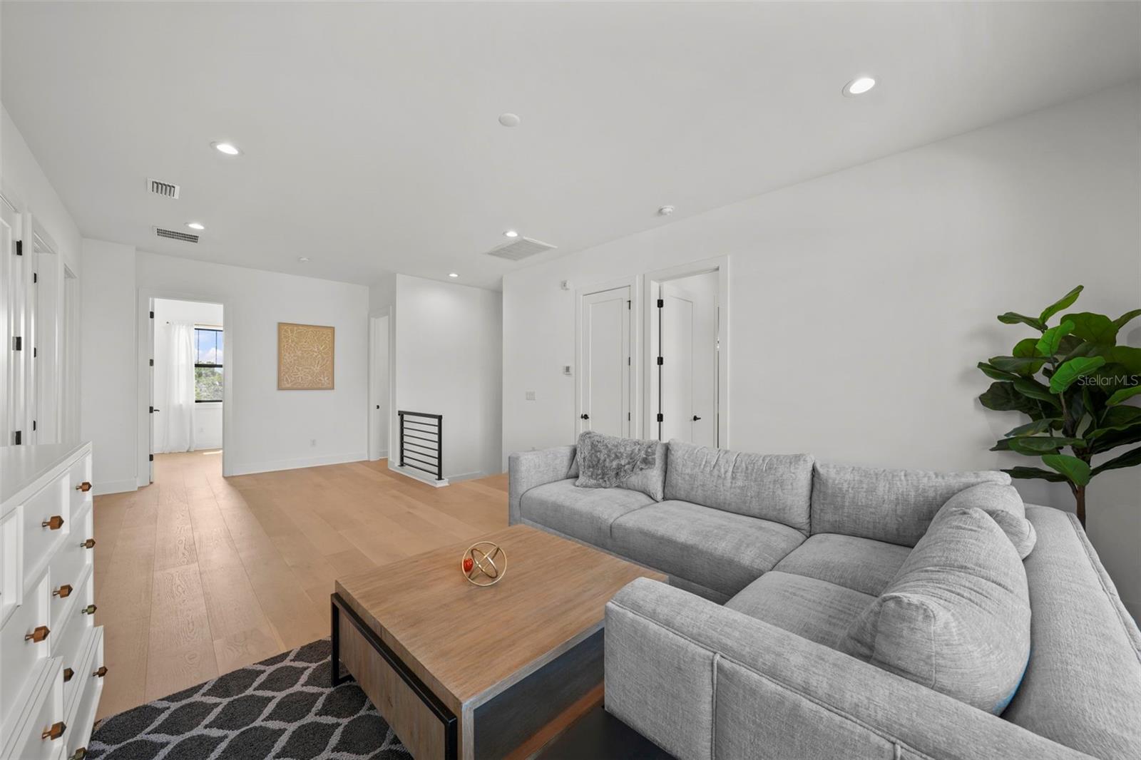 DAVIS ISLANDS PB10 PG52 TO 57 - Residential