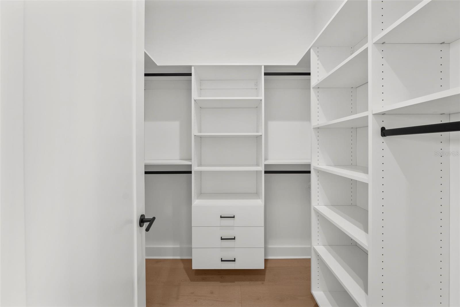 DAVIS ISLANDS PB10 PG52 TO 57 - Residential