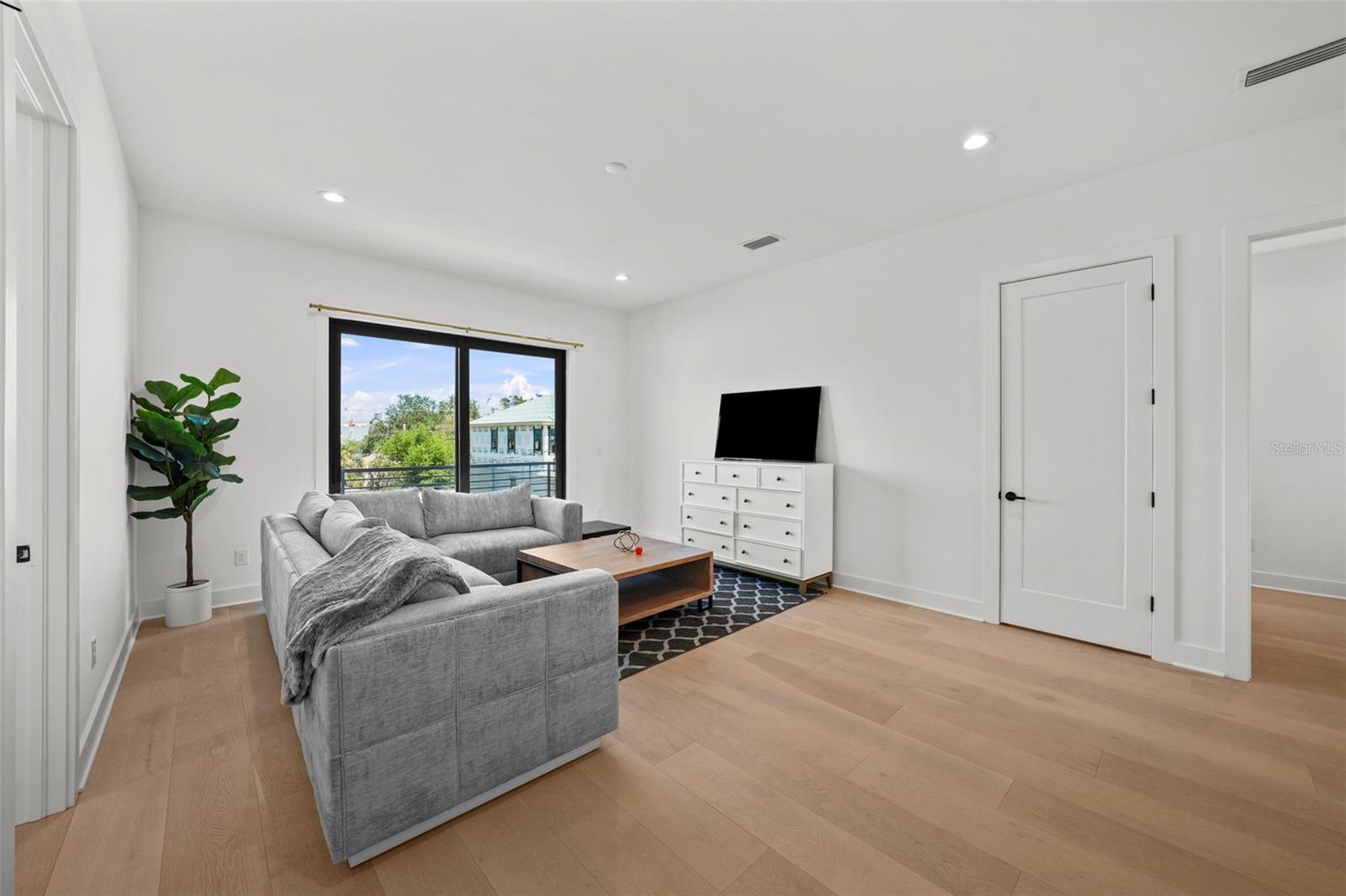 DAVIS ISLANDS PB10 PG52 TO 57 - Residential