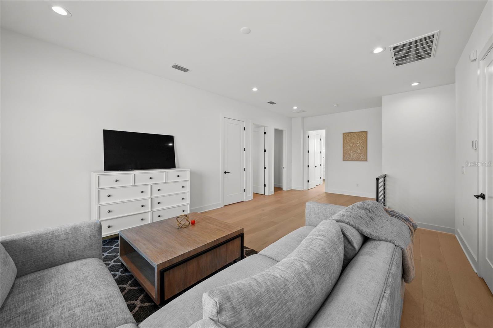 DAVIS ISLANDS PB10 PG52 TO 57 - Residential