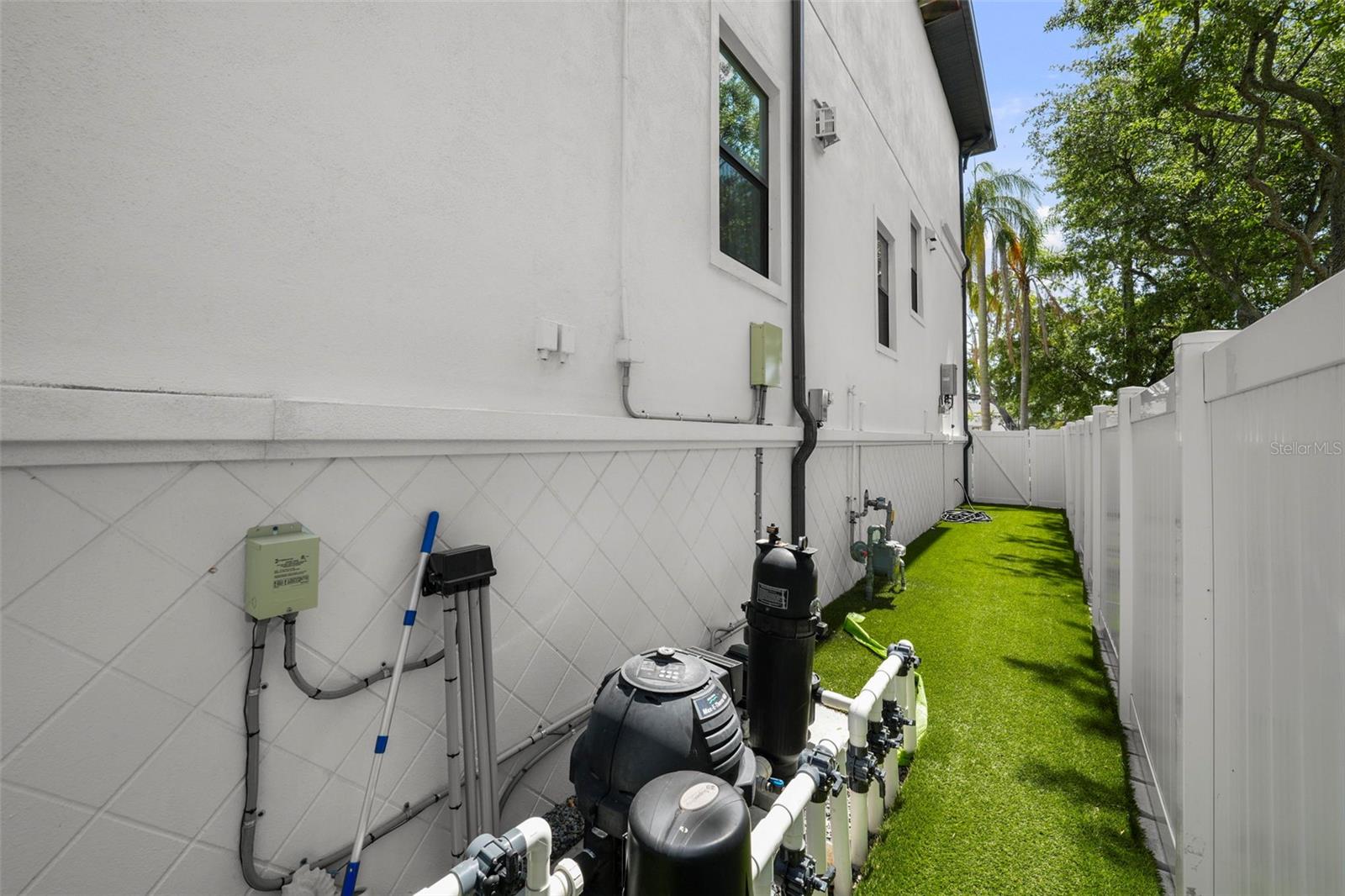 DAVIS ISLANDS PB10 PG52 TO 57 - Residential