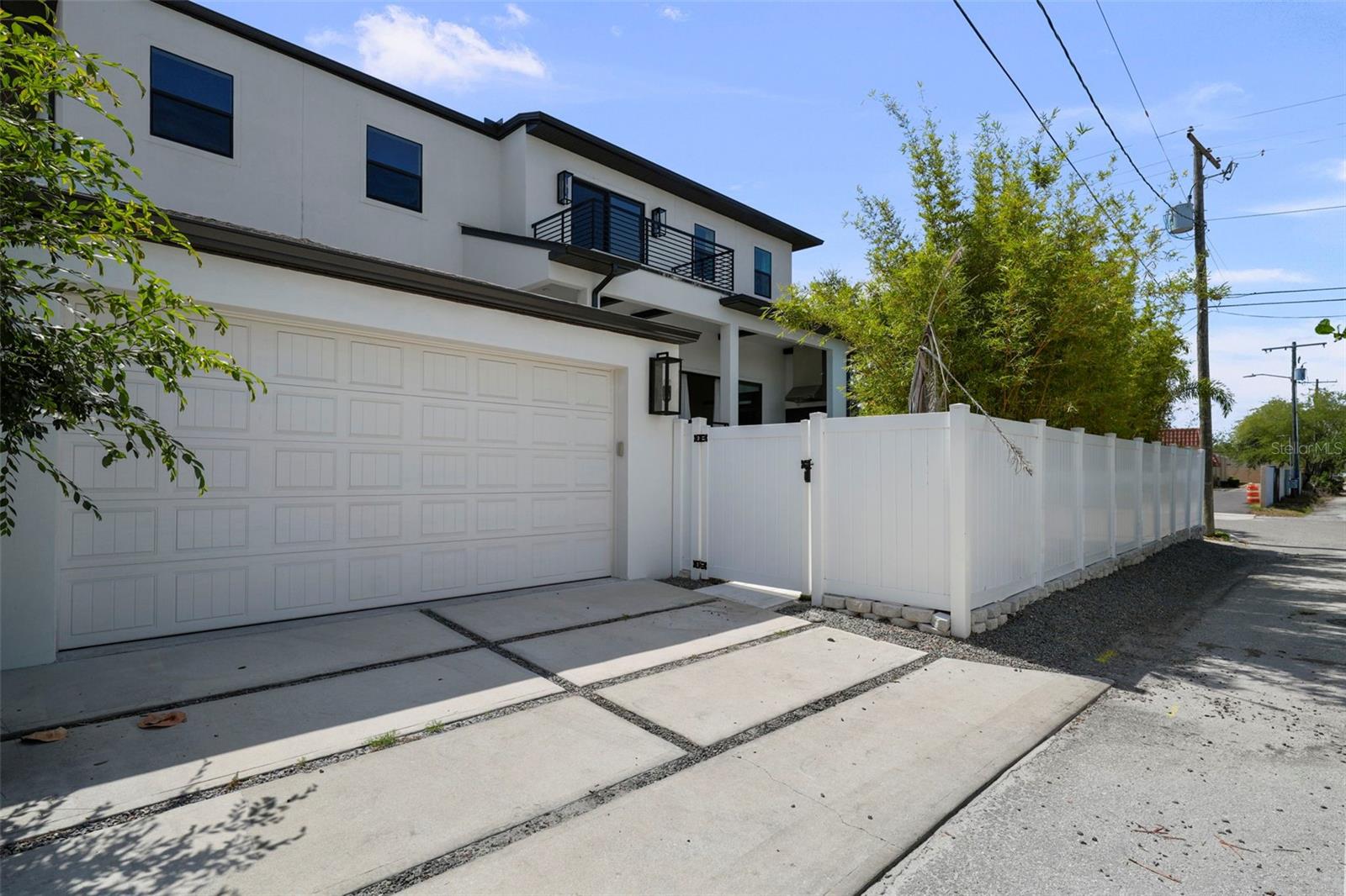 DAVIS ISLANDS PB10 PG52 TO 57 - Residential