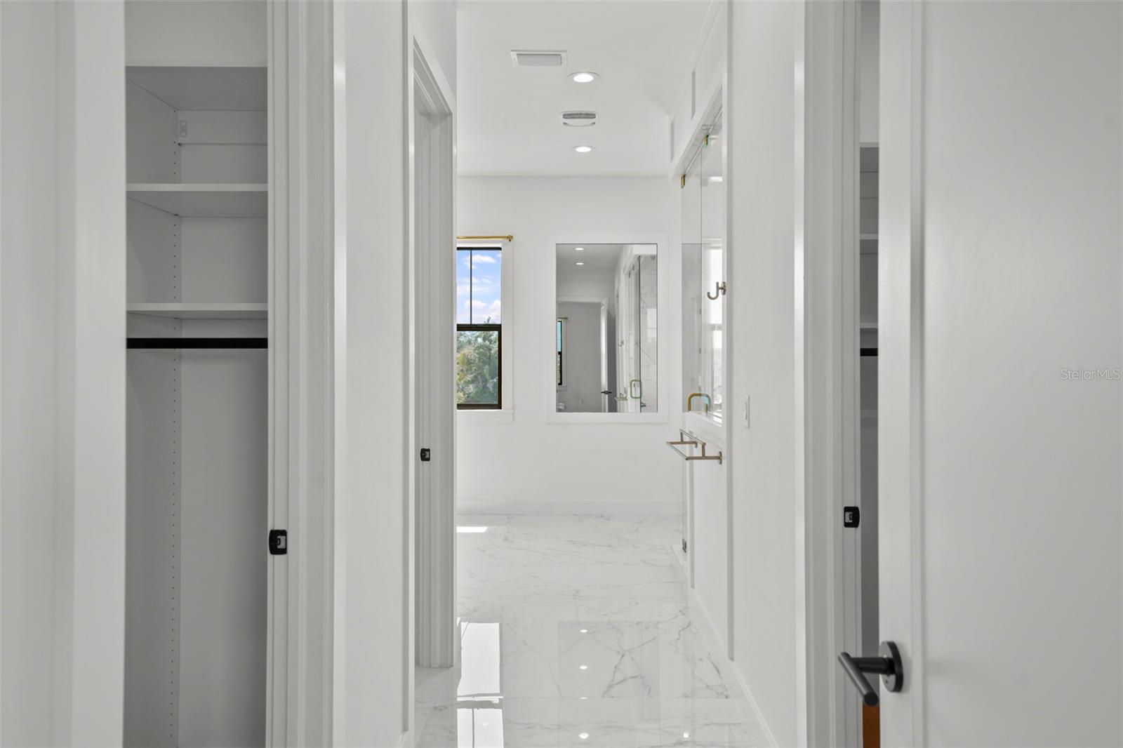 DAVIS ISLANDS PB10 PG52 TO 57 - Residential