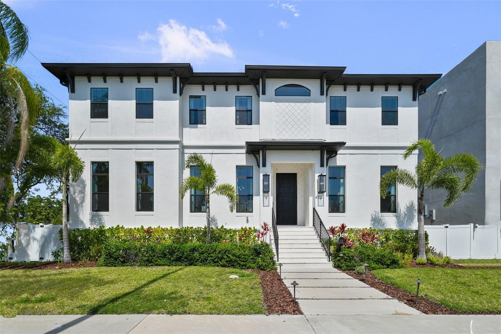 403 E DAVIS BOULEVARD