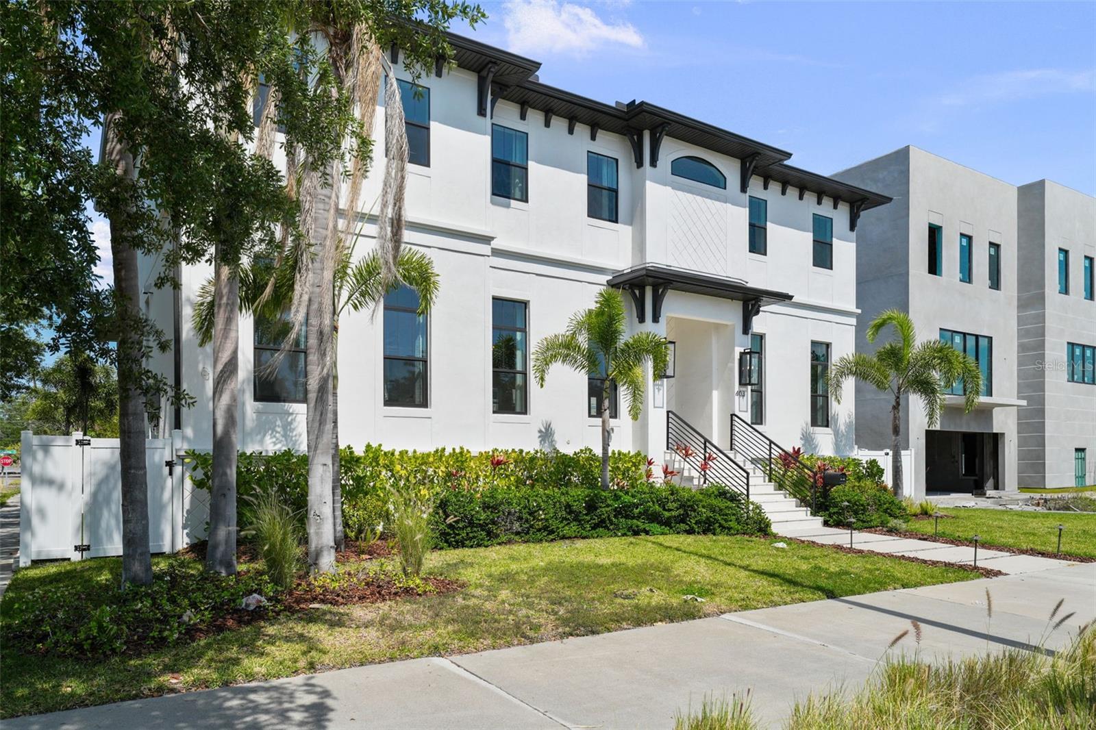 DAVIS ISLANDS PB10 PG52 TO 57 - Residential