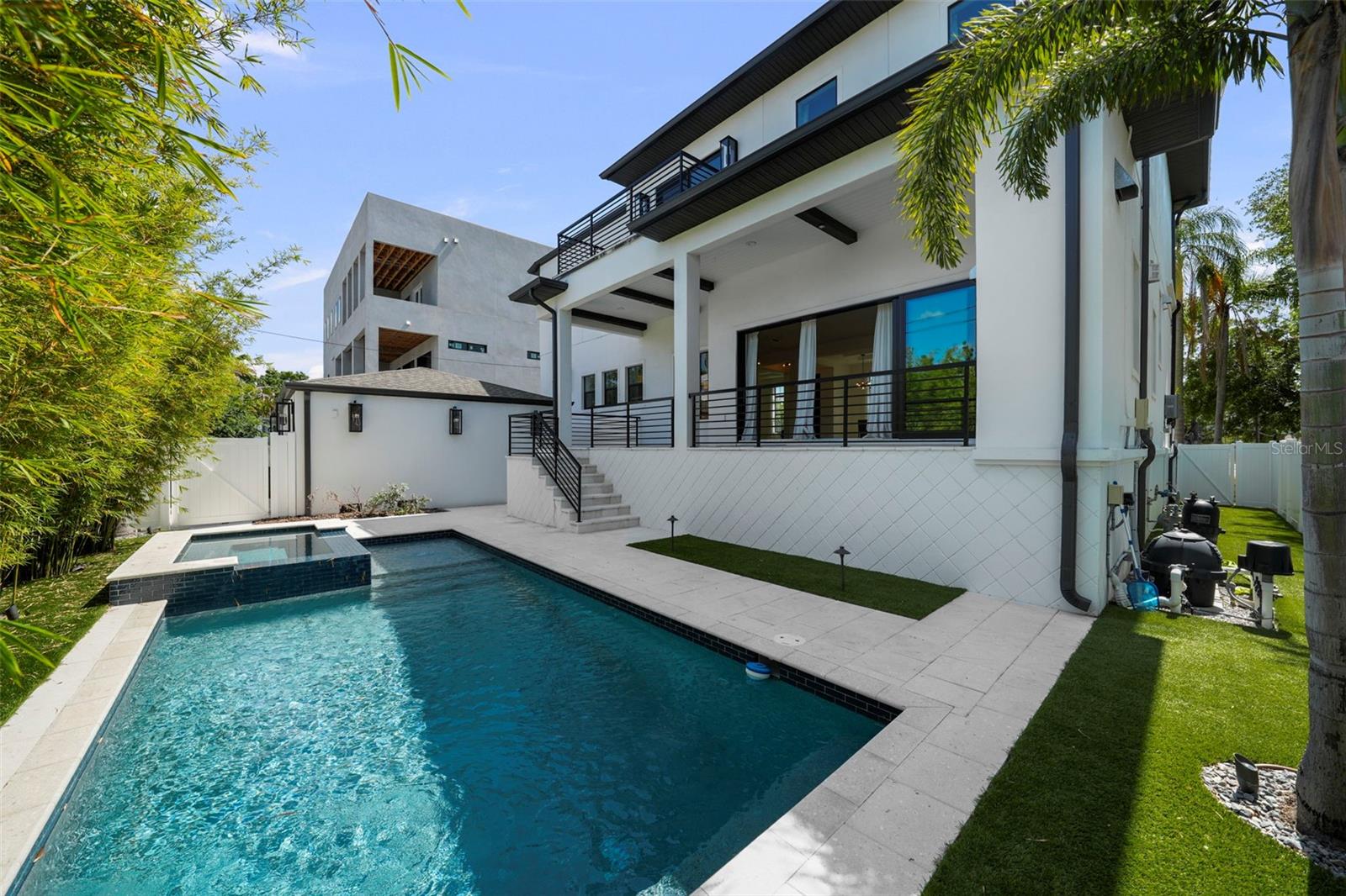 DAVIS ISLANDS PB10 PG52 TO 57 - Residential