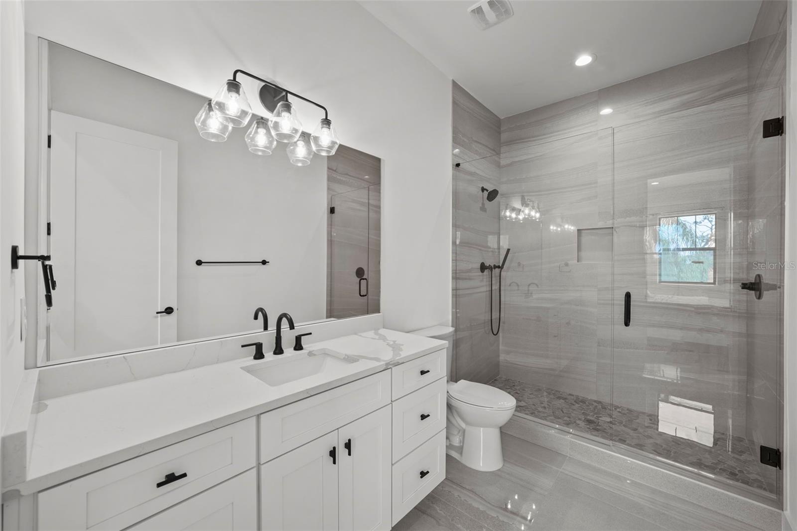 DAVIS ISLANDS PB10 PG52 TO 57 - Residential