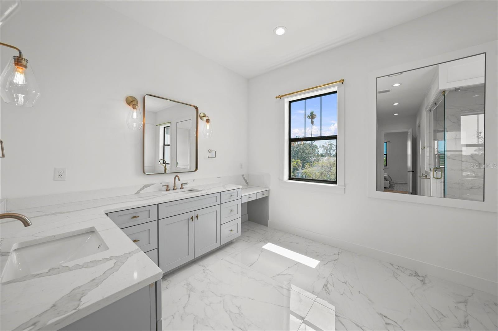 DAVIS ISLANDS PB10 PG52 TO 57 - Residential