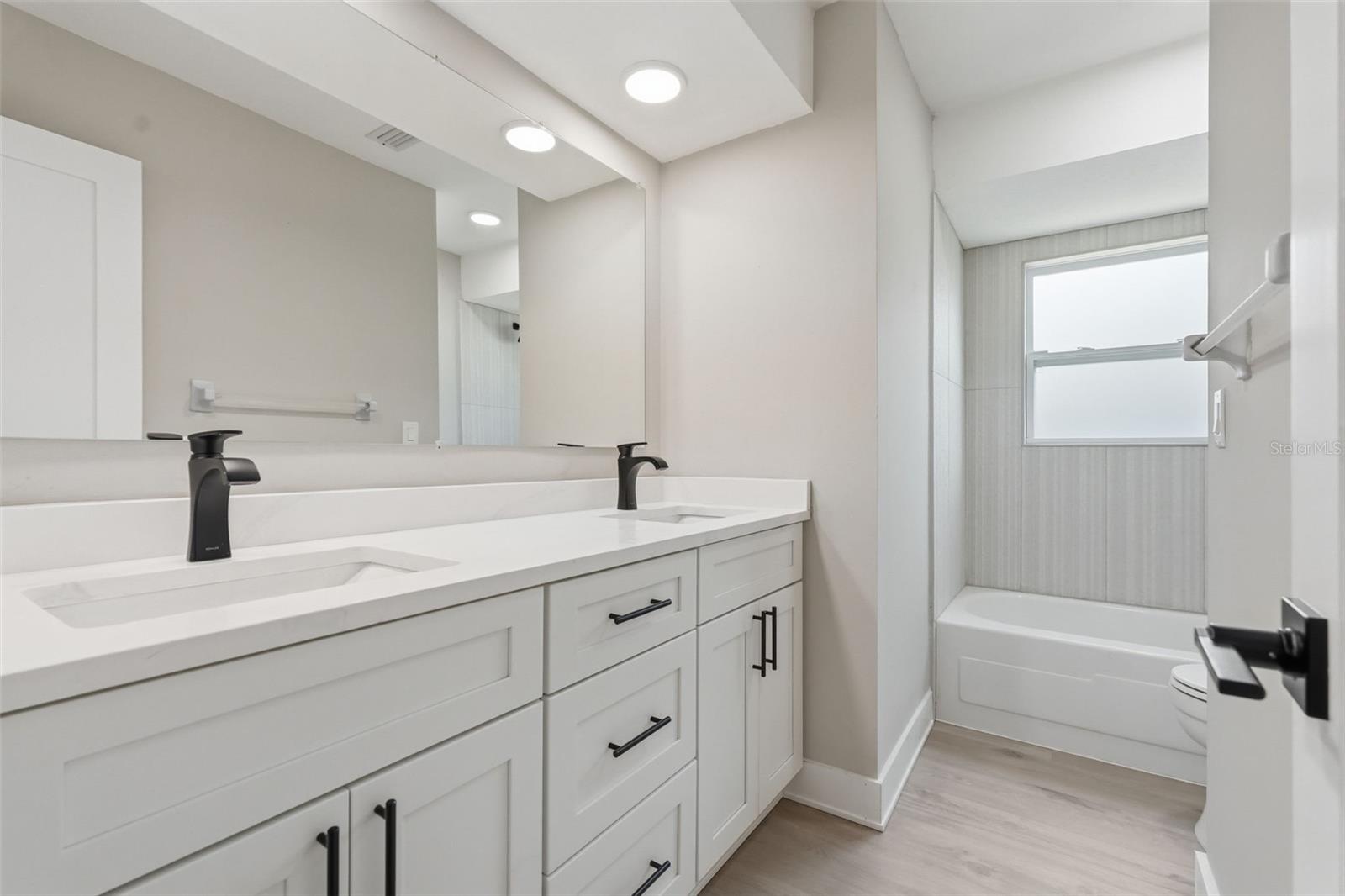 LAKE PEARL ESTATES - Residential