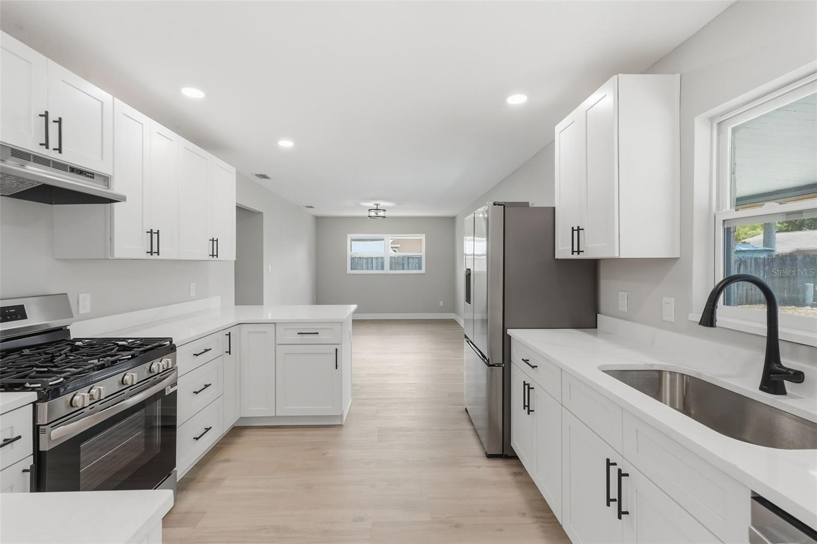 LAKE PEARL ESTATES - Residential