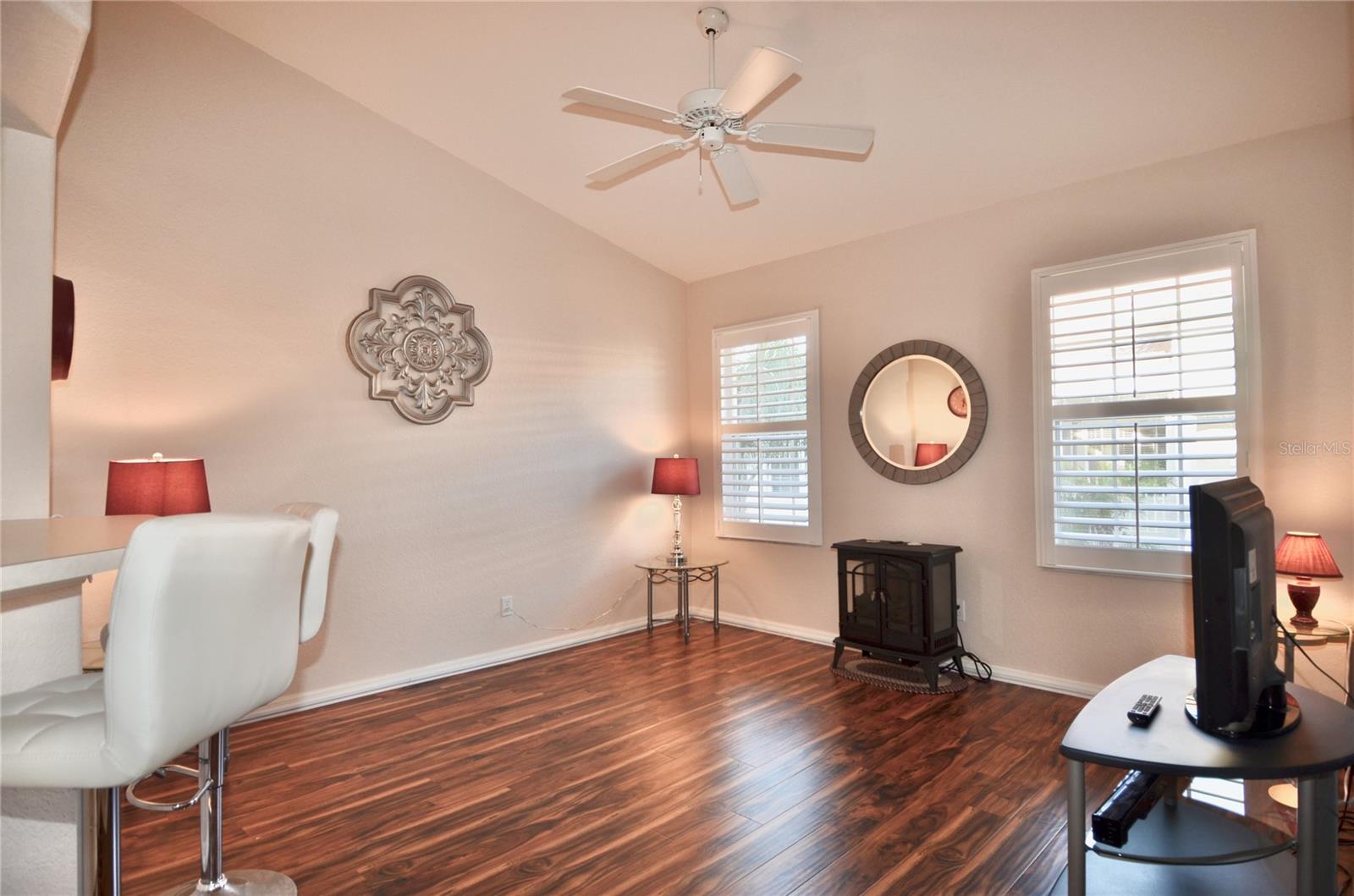 L PAVIA - Residential