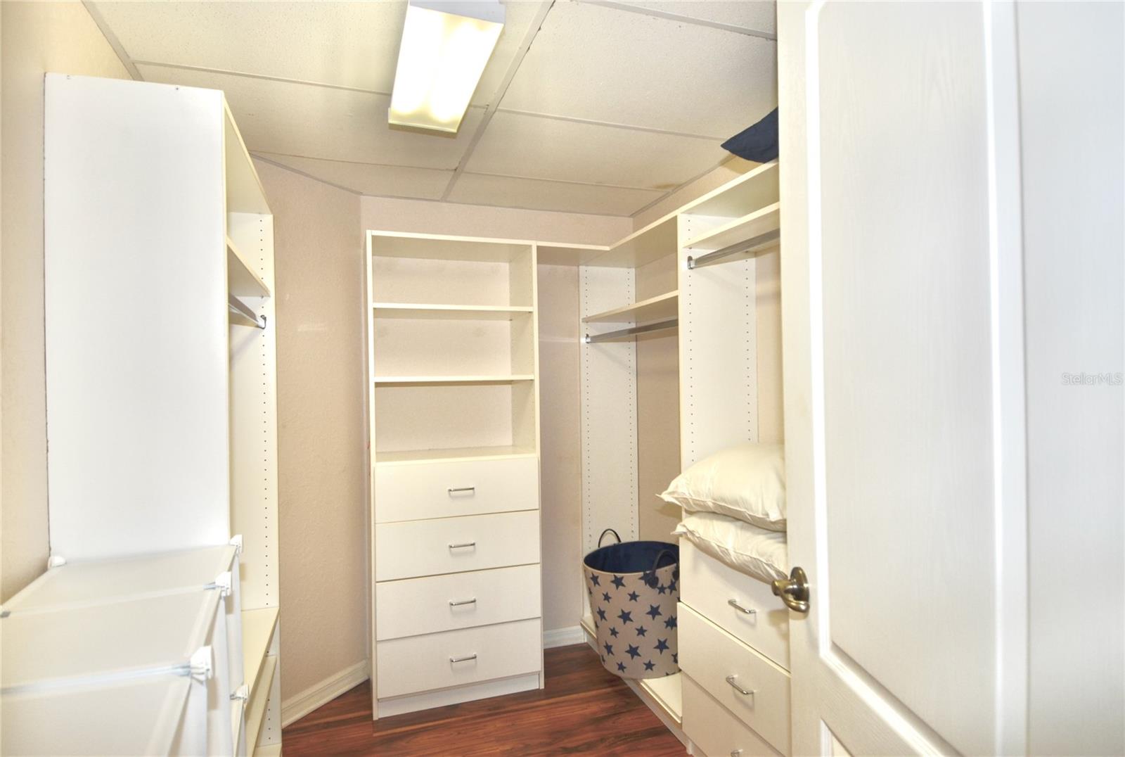 L PAVIA - Residential