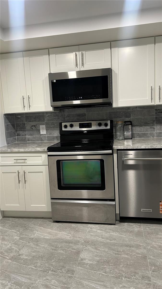 COVE CAY 26-18 VILLAGE I - Residential Lease