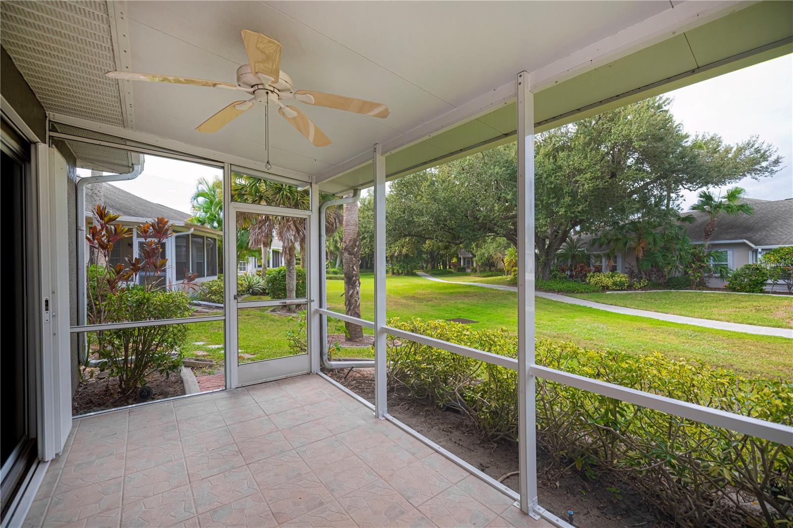 HERITAGE OAK PARK - Residential