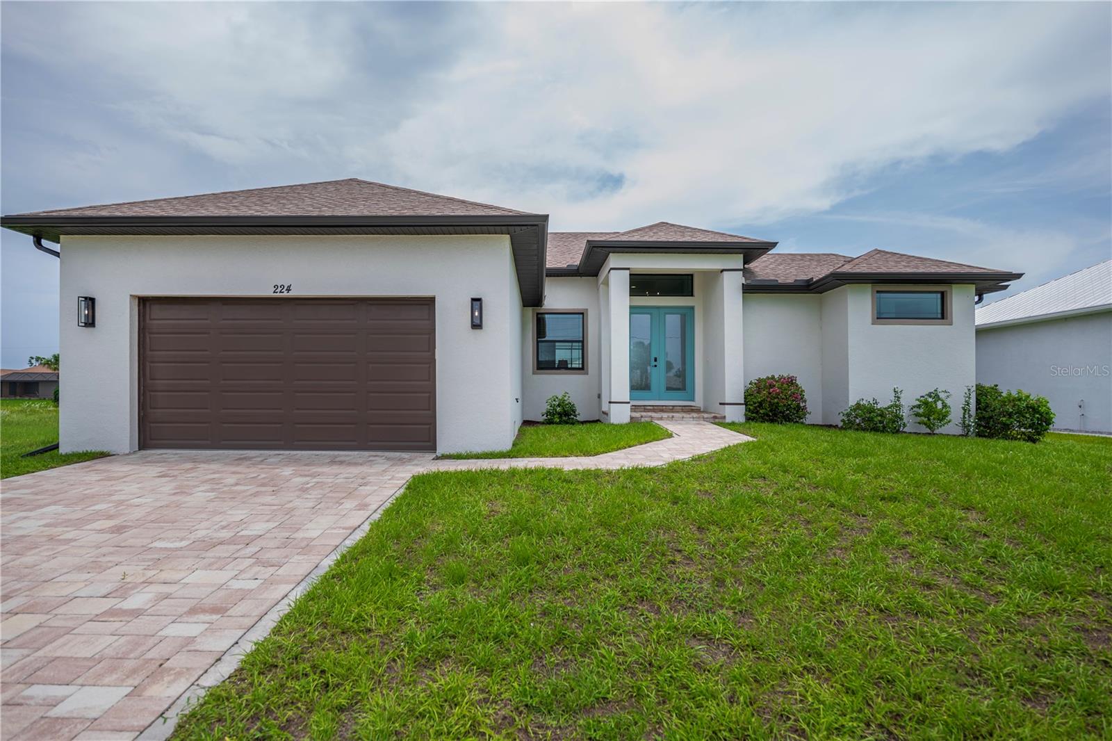 224 W PINE VALLEY LANE
