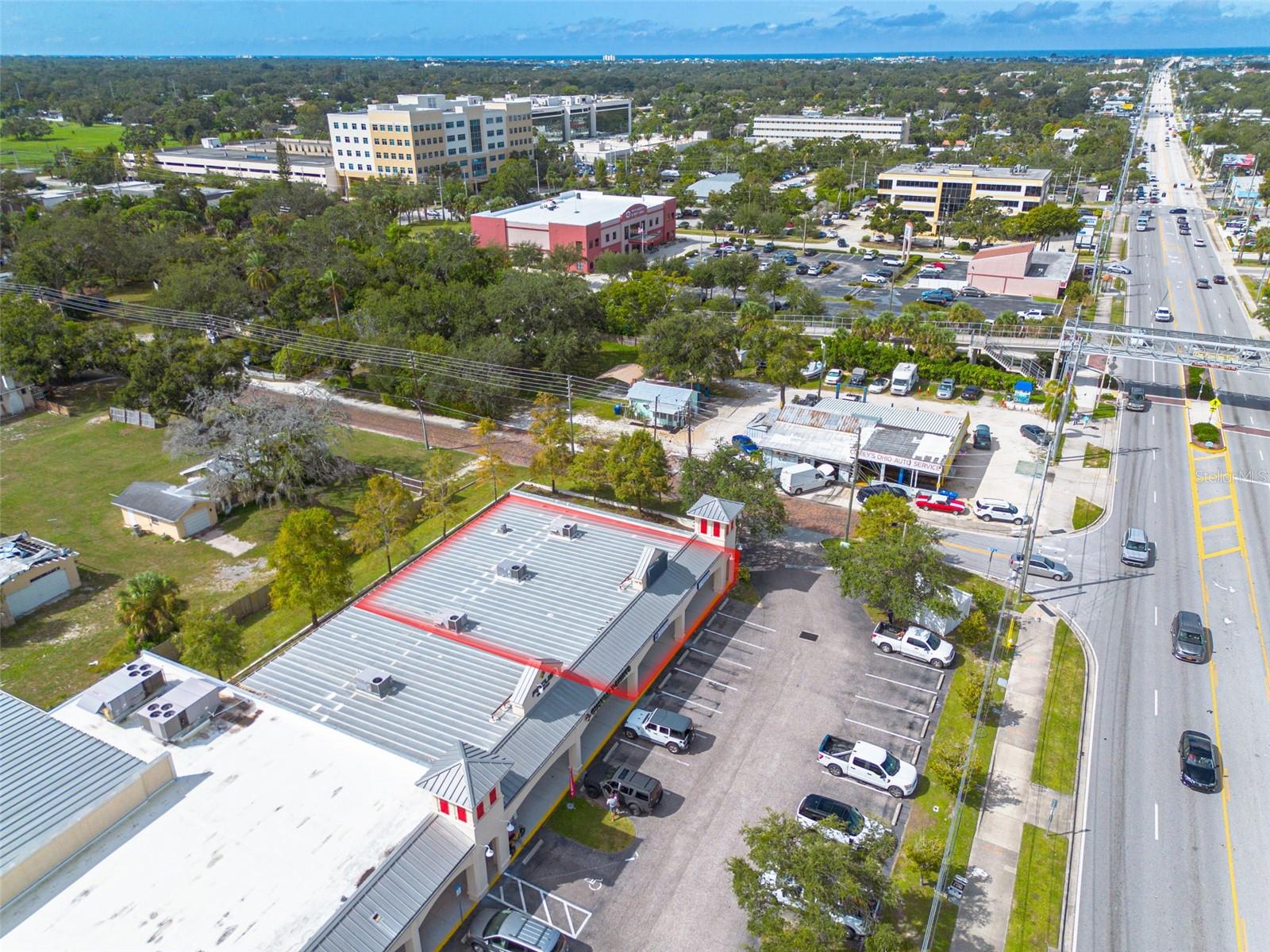 HAMMERHEAD COMM SUB - Commercial Lease