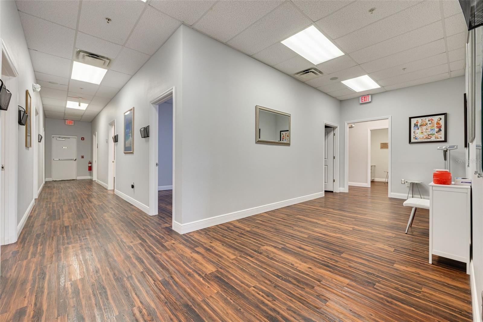 HAMMERHEAD COMM SUB - Commercial Lease