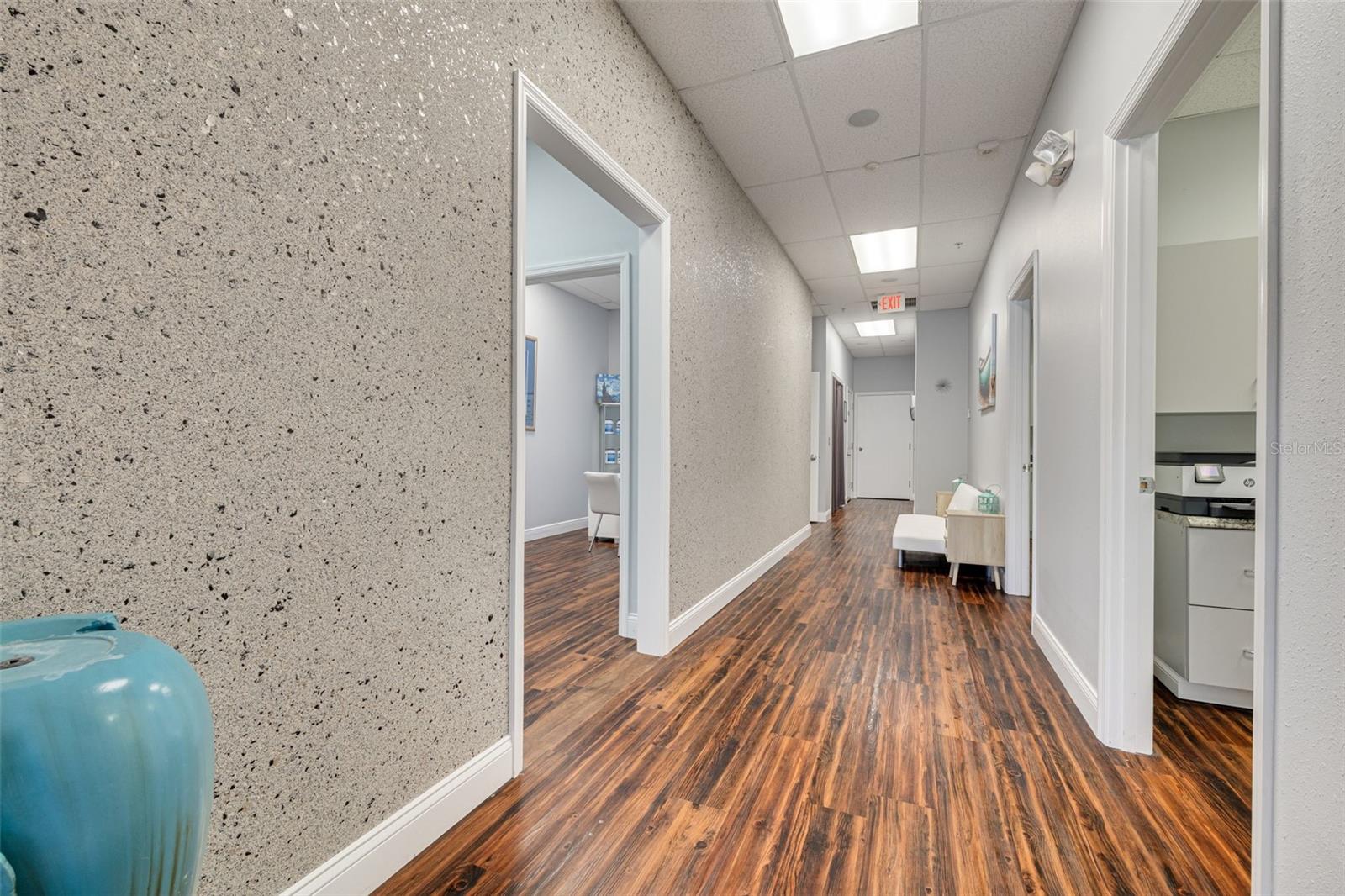 HAMMERHEAD COMM SUB - Commercial Lease