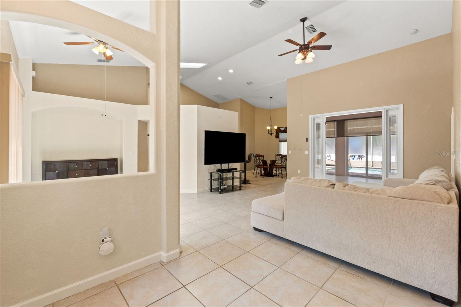 SPRING HILL - Residential