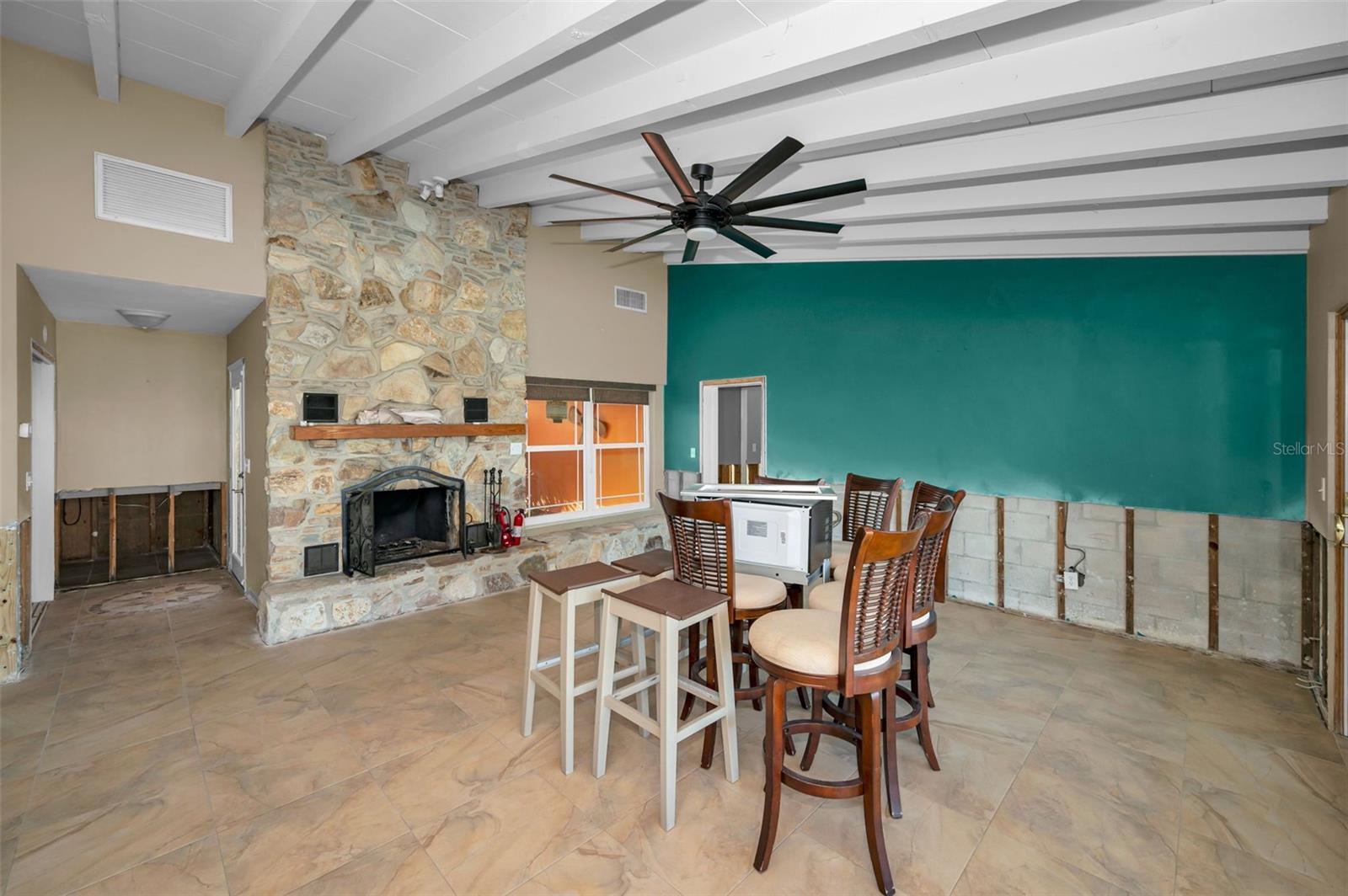 LA HACIENDA 1ST ADD - Residential