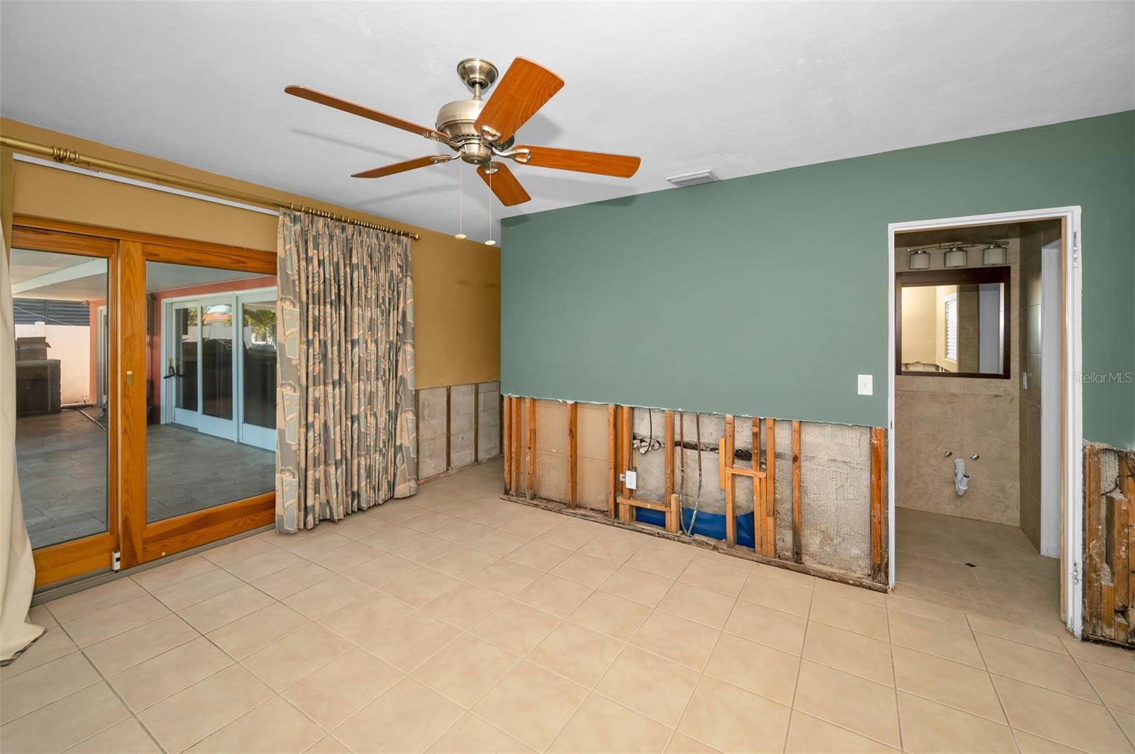 LA HACIENDA 1ST ADD - Residential