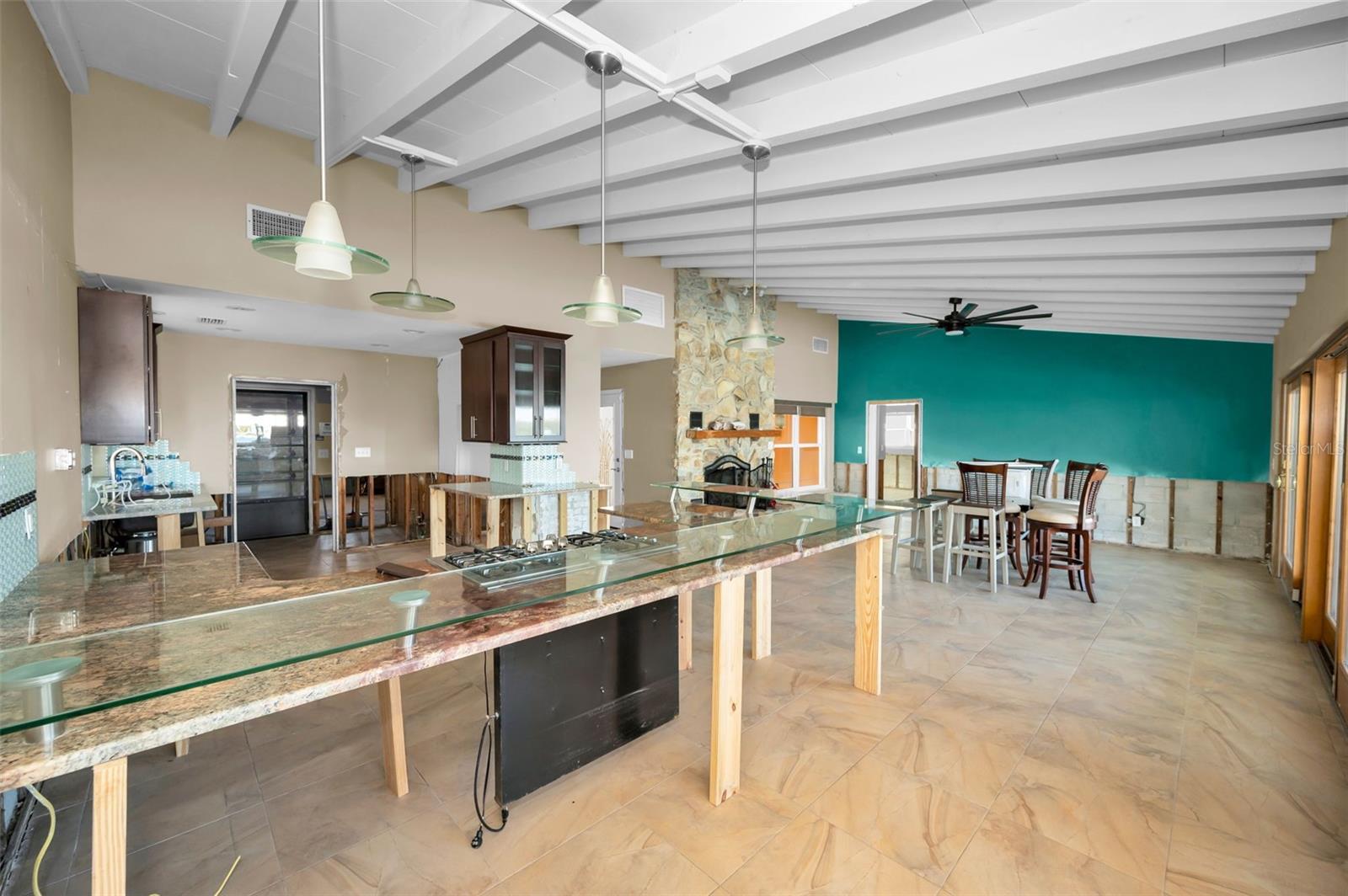 LA HACIENDA 1ST ADD - Residential