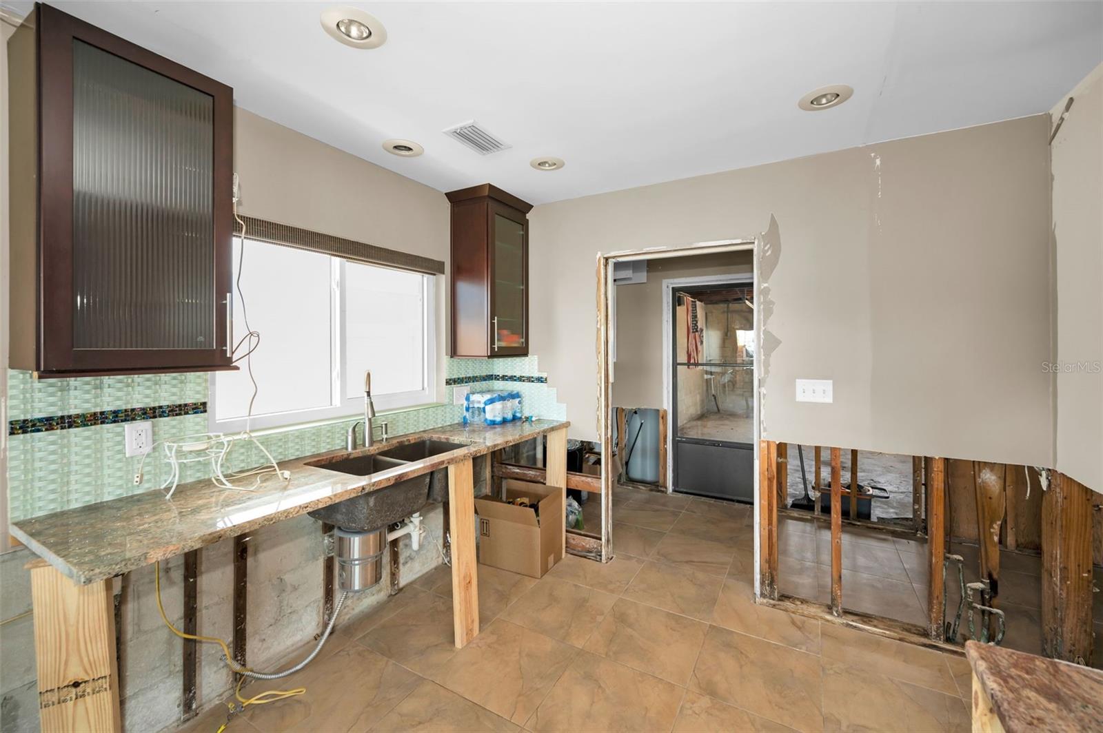 LA HACIENDA 1ST ADD - Residential