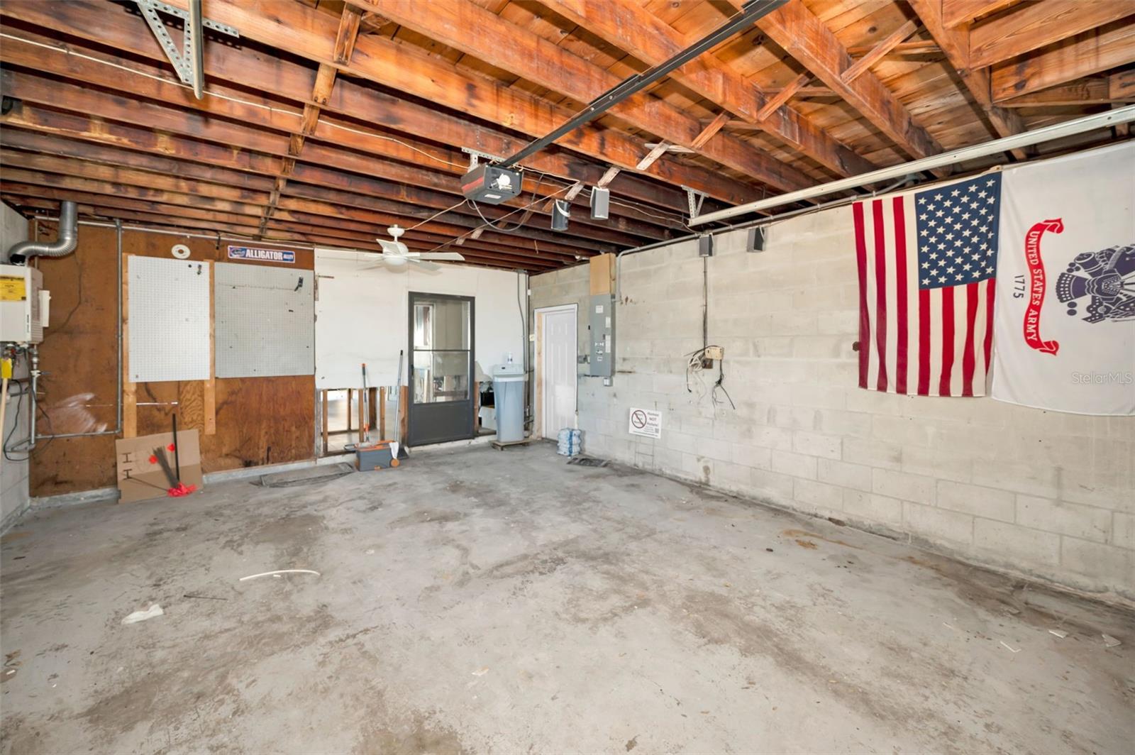 LA HACIENDA 1ST ADD - Residential