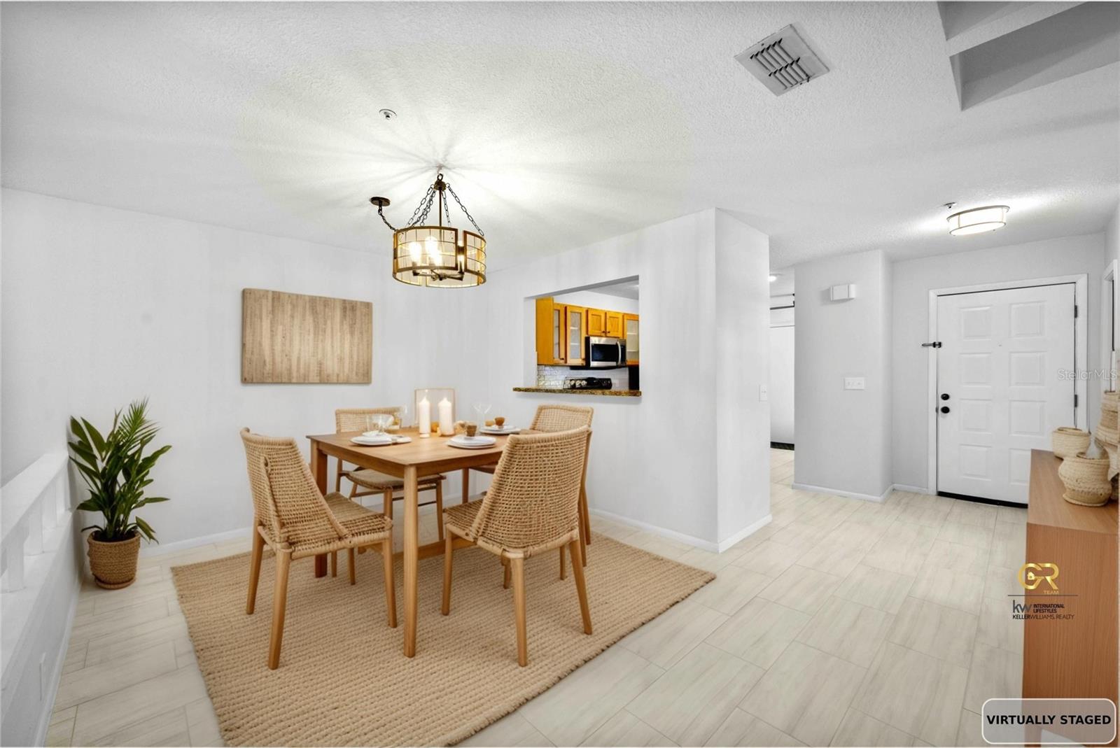 641 MAPLE OAK CIRCLE 101