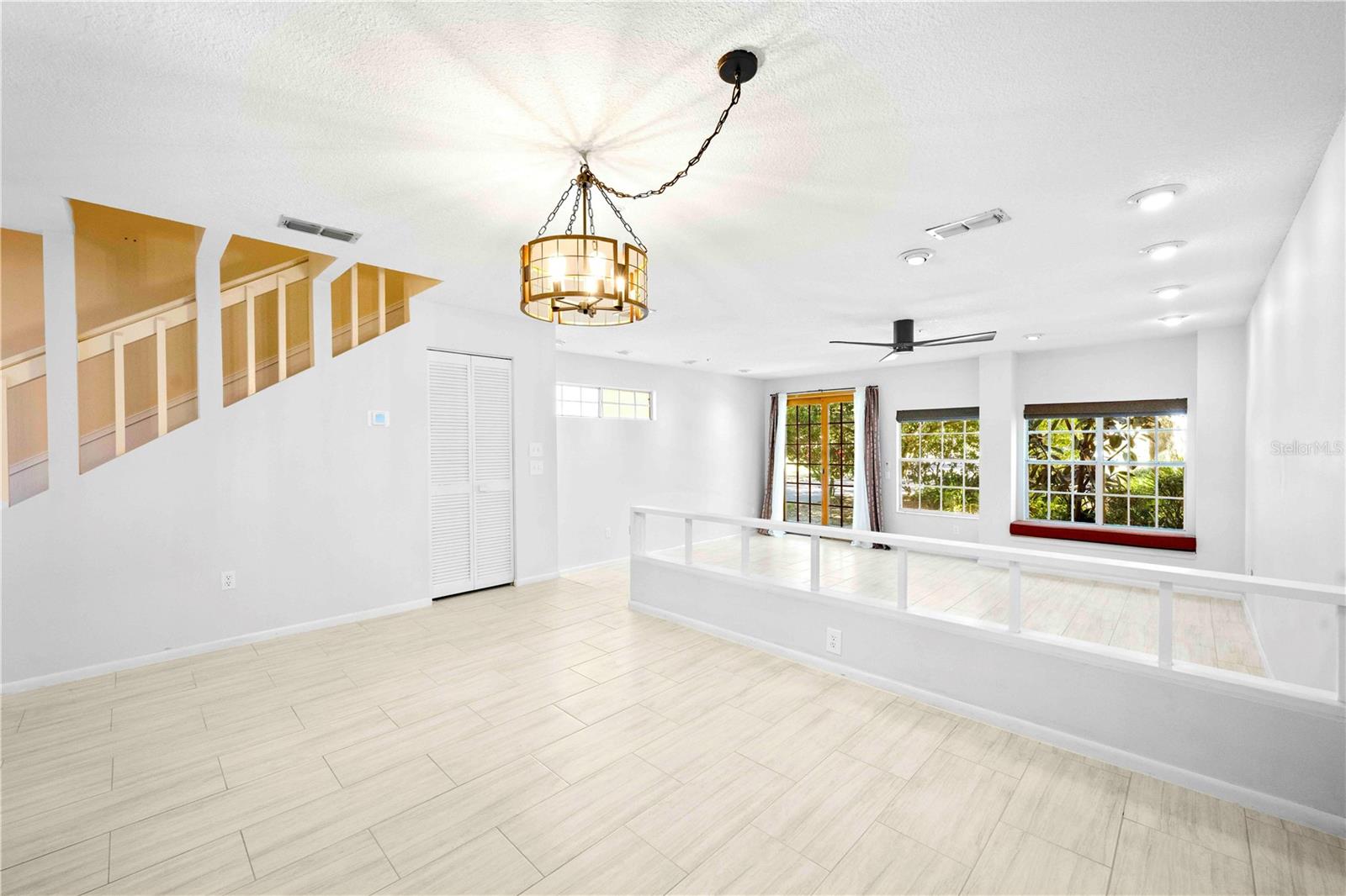 OAK HARBOUR SEC 4 - Residential