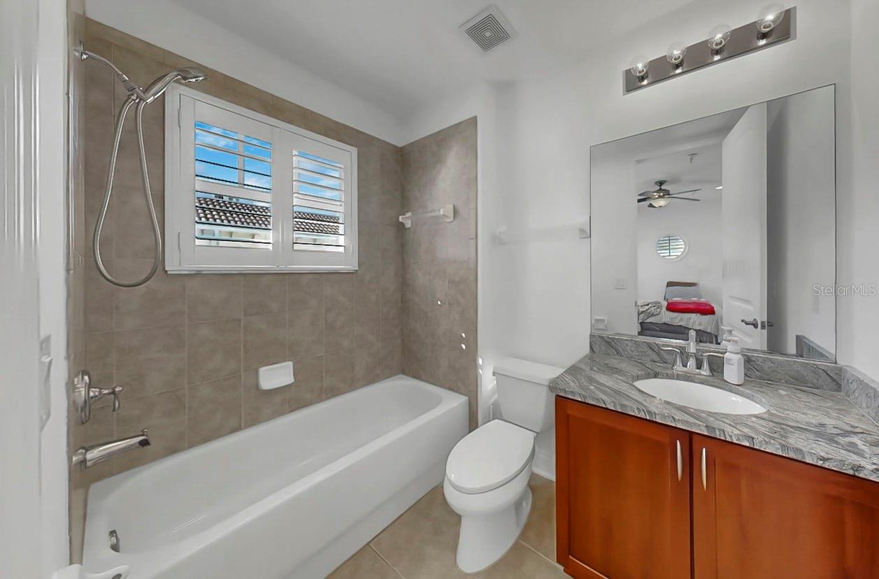 NORTH HYDE PARK CITY TWNHMS - Residential