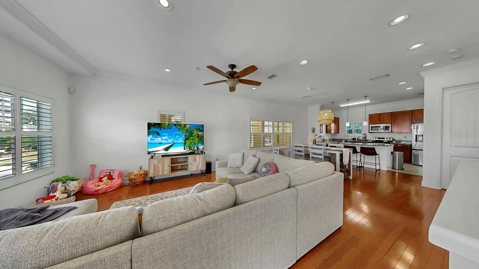 NORTH HYDE PARK CITY TWNHMS - Residential