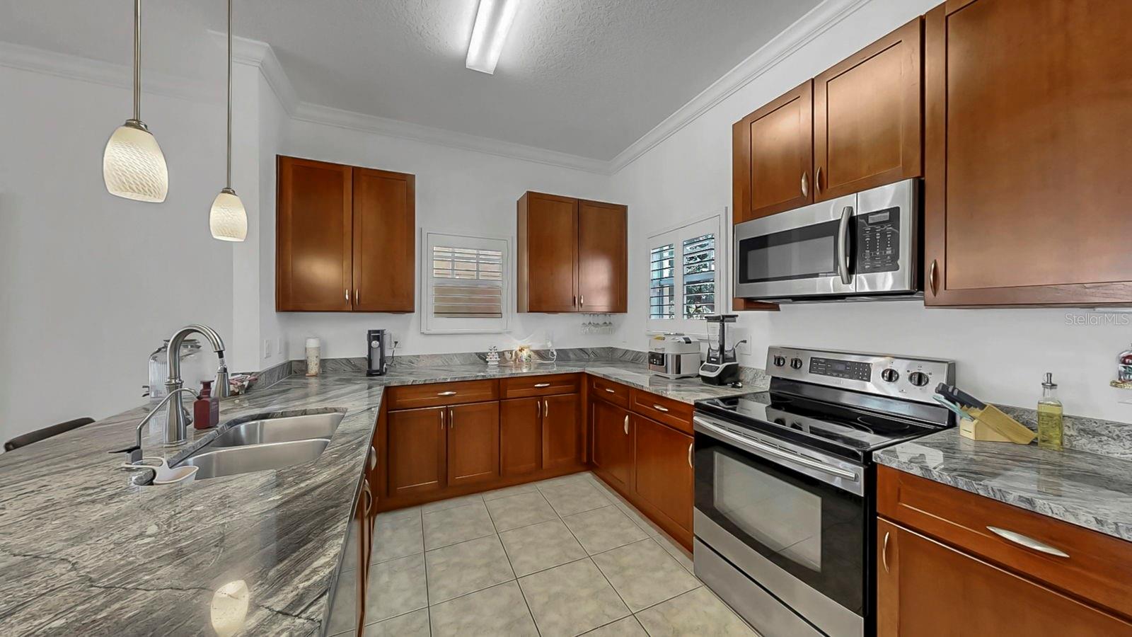 NORTH HYDE PARK CITY TWNHMS - Residential