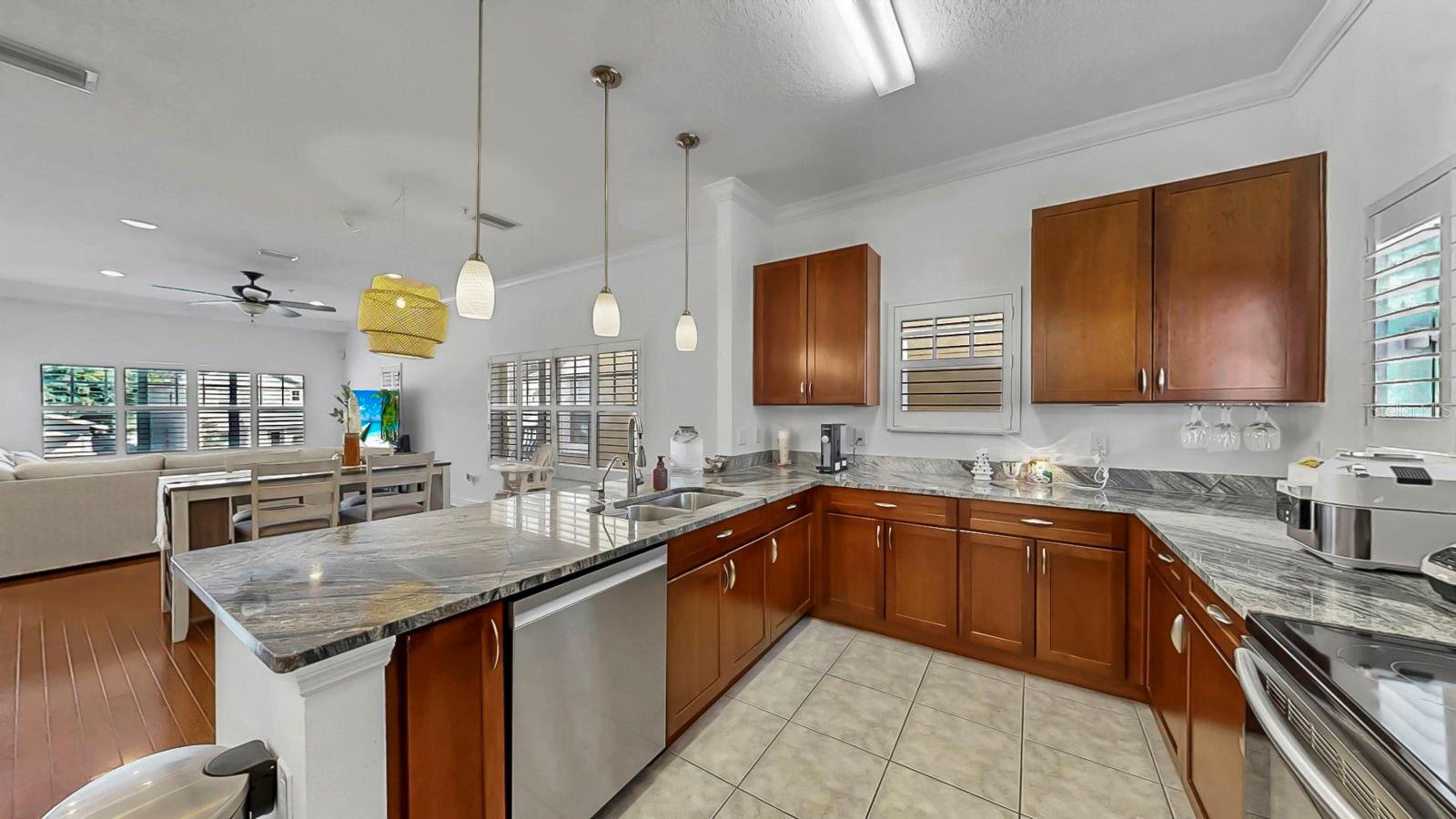 NORTH HYDE PARK CITY TWNHMS - Residential