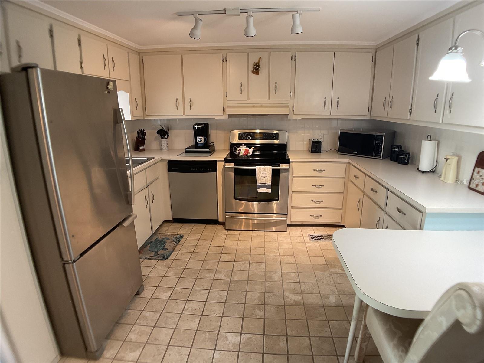 2100 IROQUOIS TRAIL 116
