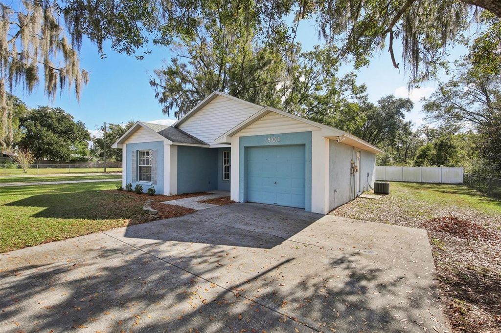 Photo of 3501 W Reynolds Street, Plant City, FL 33563 (MLS # TB8459488)