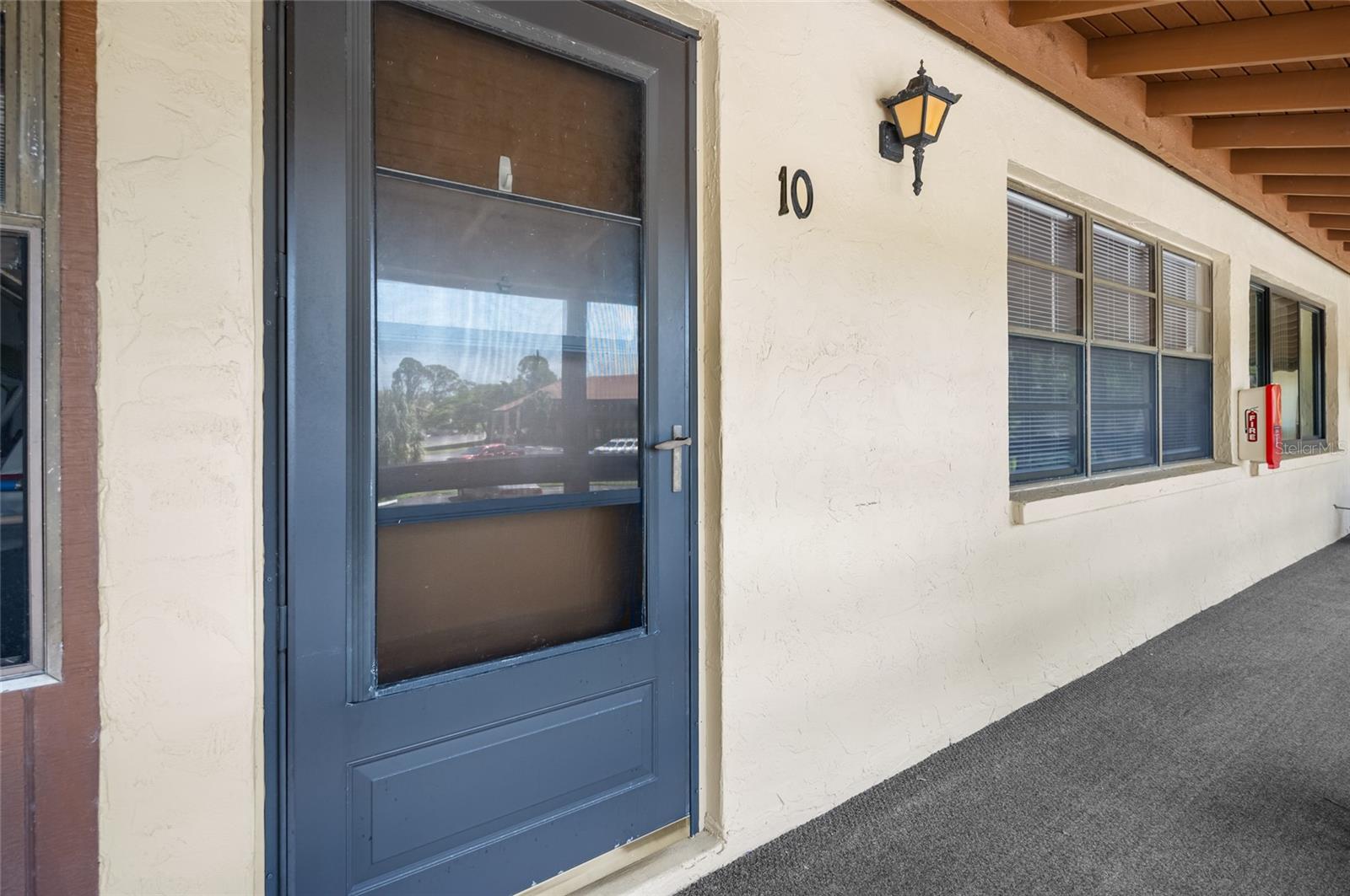 8 QUAILS RUN BOULEVARD 10