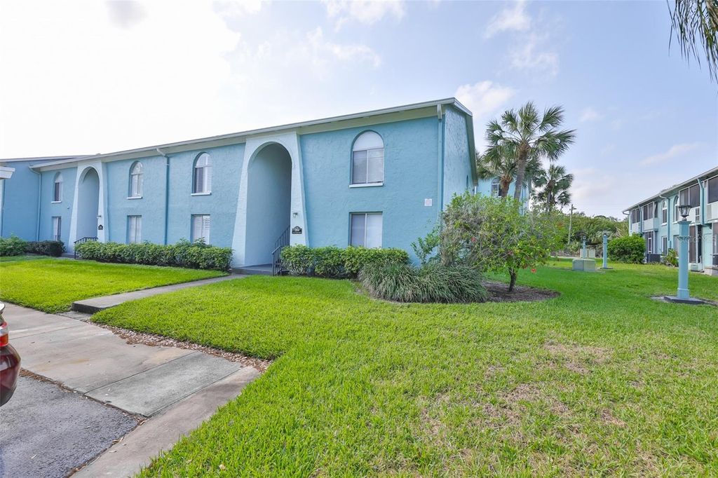 Photo of 284 115th Avenue N #3, St Petersburg, FL 33716 (MLS # TB8494602)