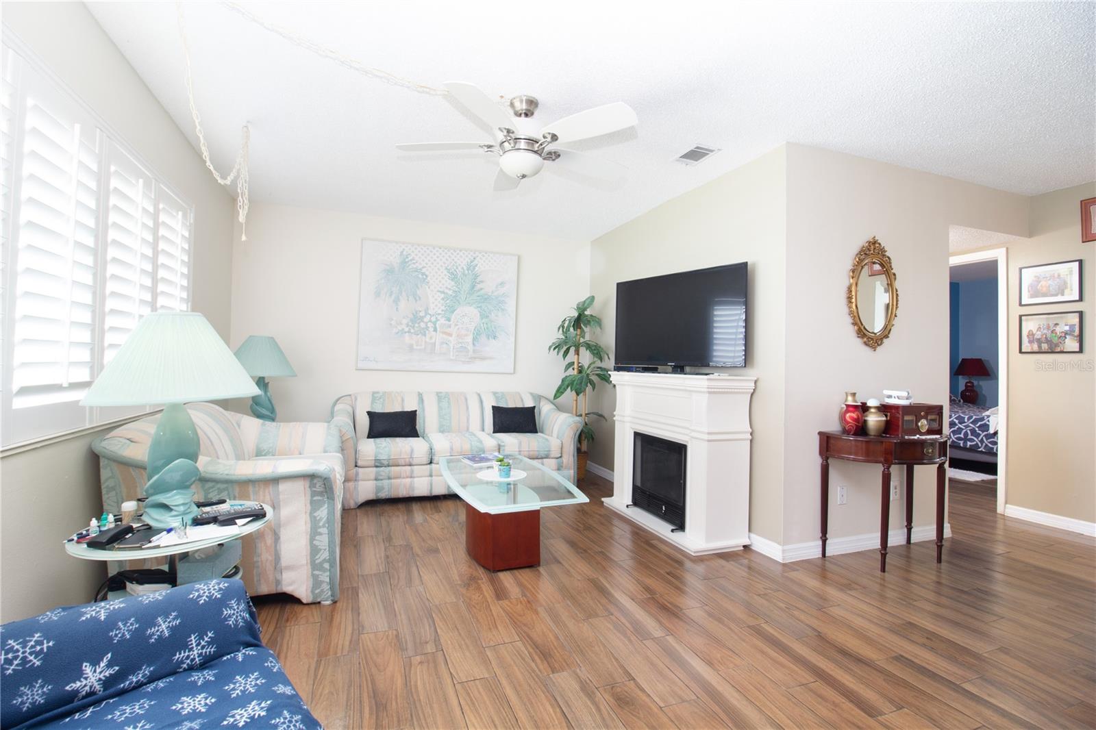 PARADISE SHORES - Residential