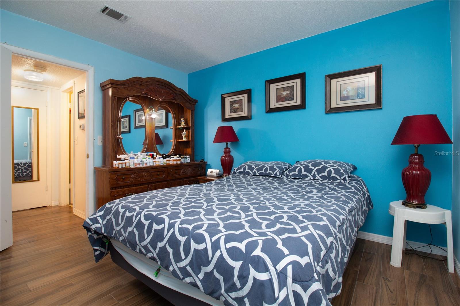 PARADISE SHORES - Residential