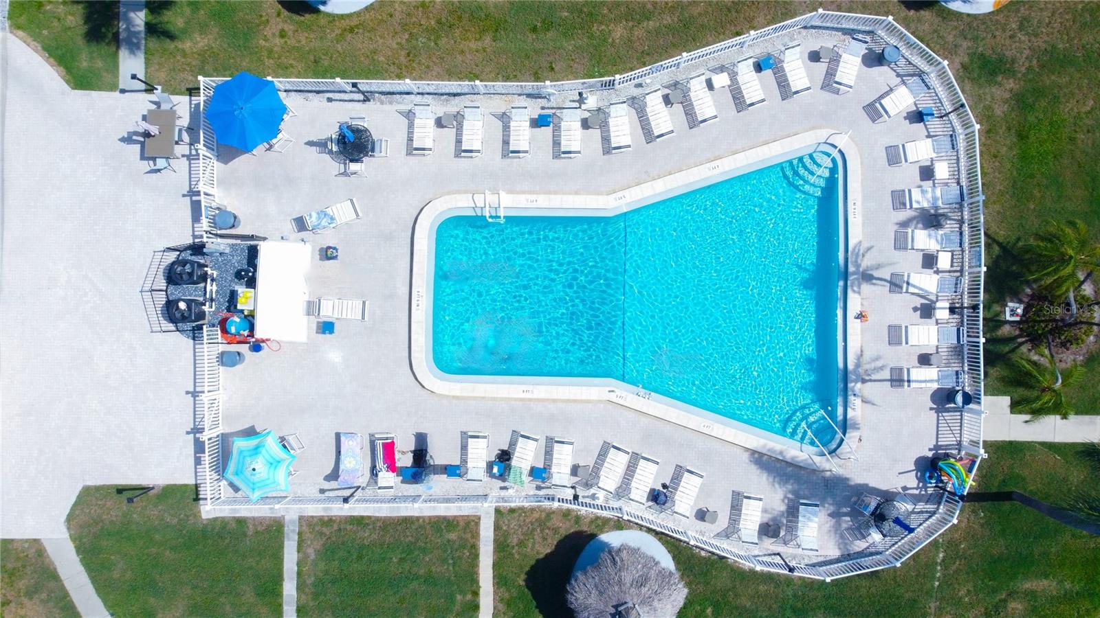 PARADISE SHORES - Residential