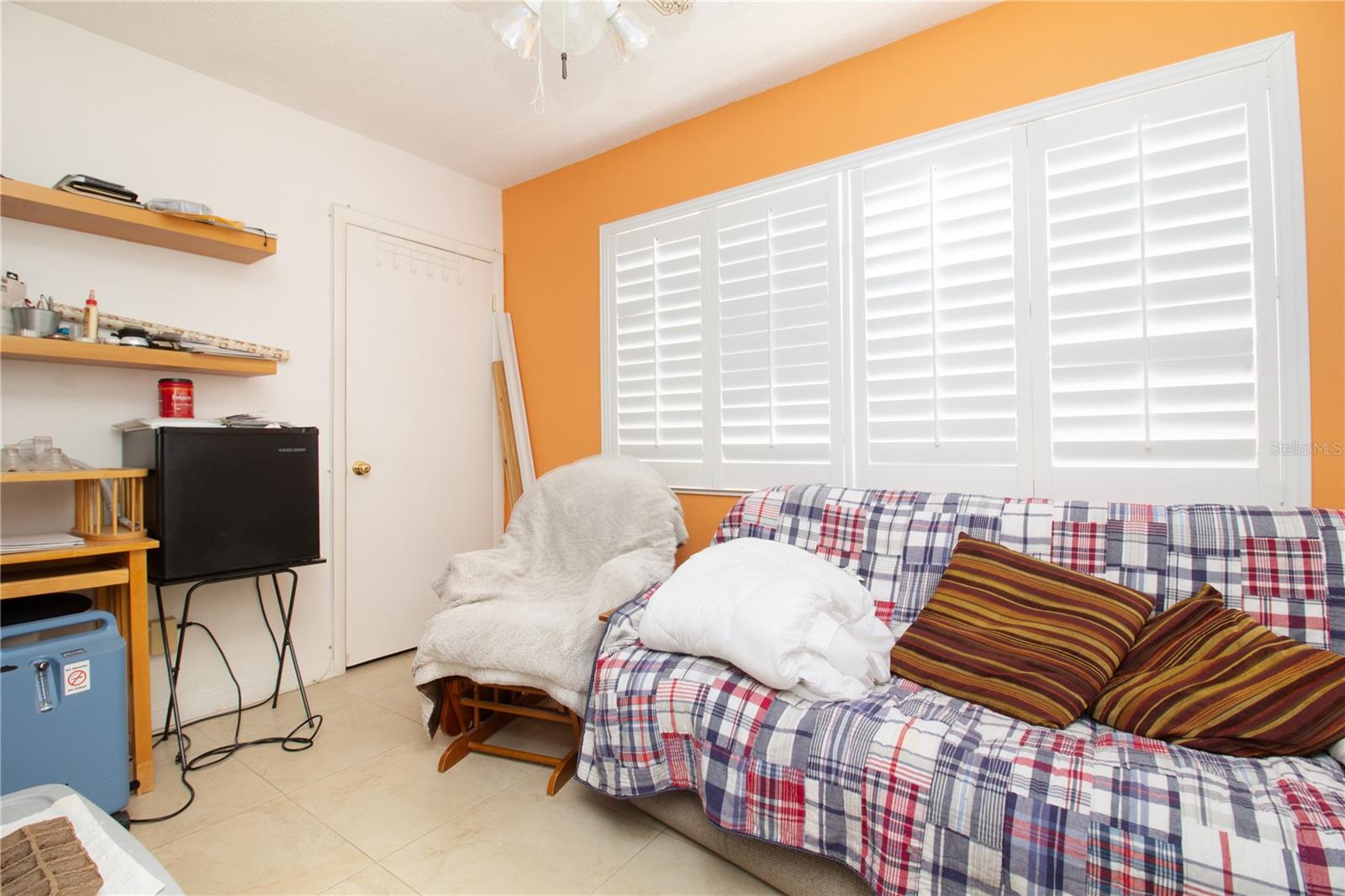PARADISE SHORES - Residential