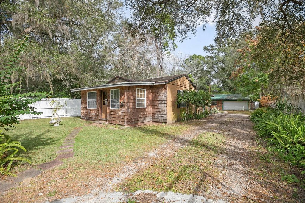 Photo of 44230 Spring Creek Road, Paisley, FL 32767 (MLS # V4946334)