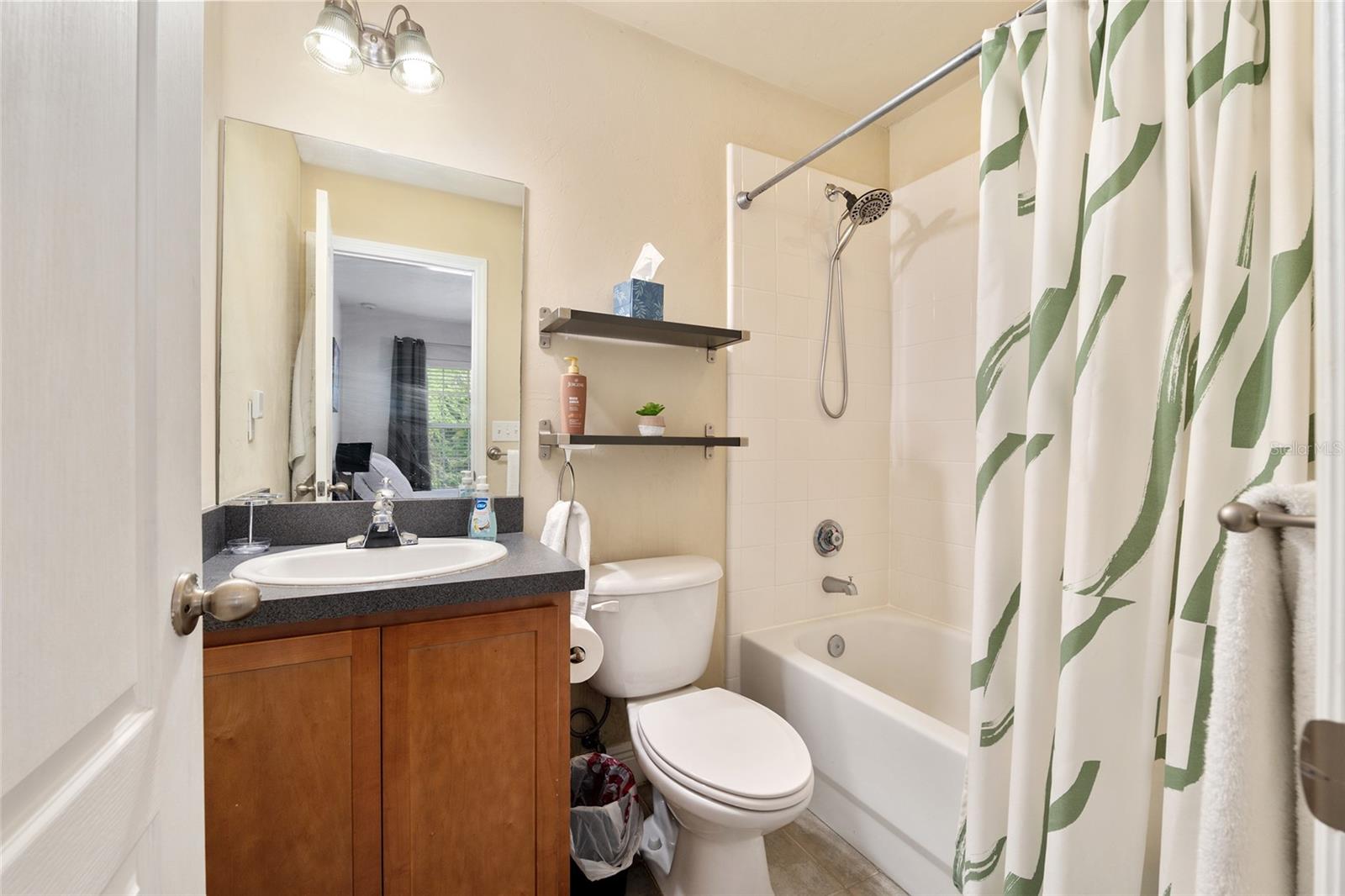 CHASE HOLLOW CONDO - Residential