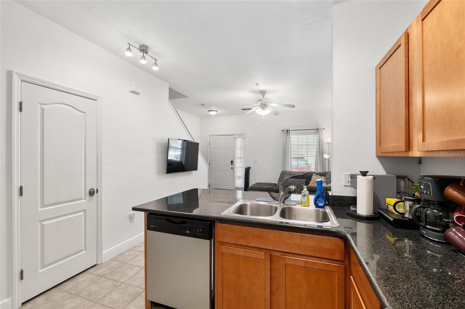 CHASE HOLLOW CONDO - Residential