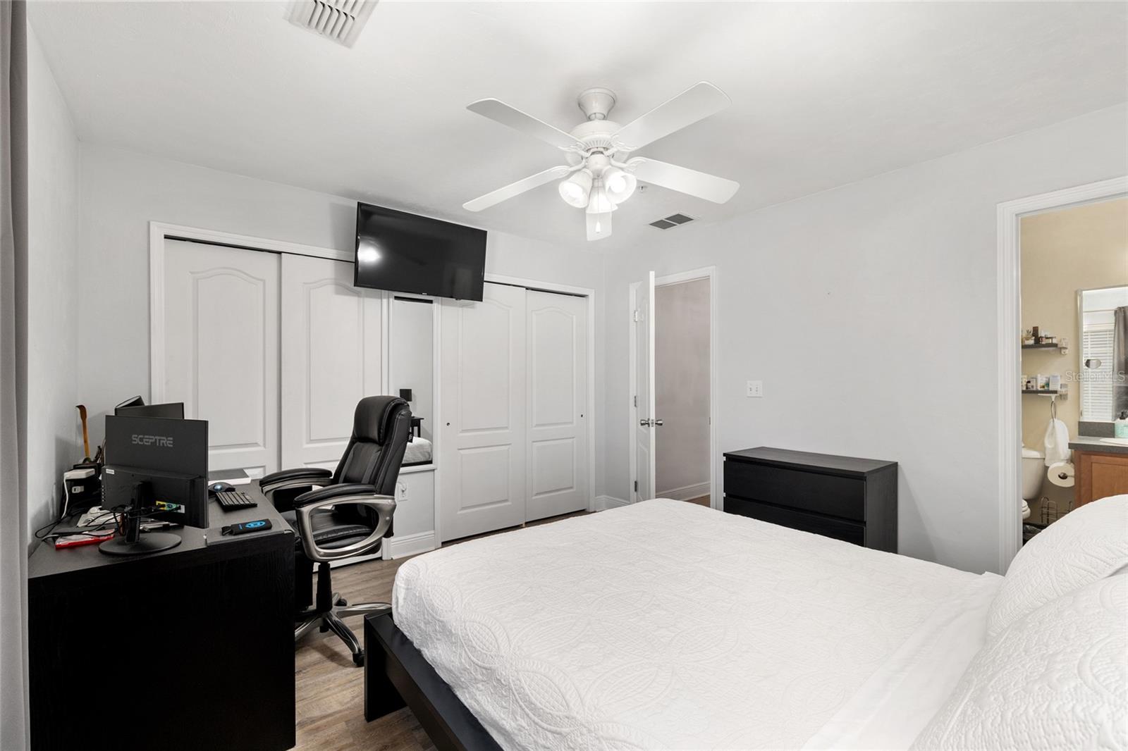 CHASE HOLLOW CONDO - Residential