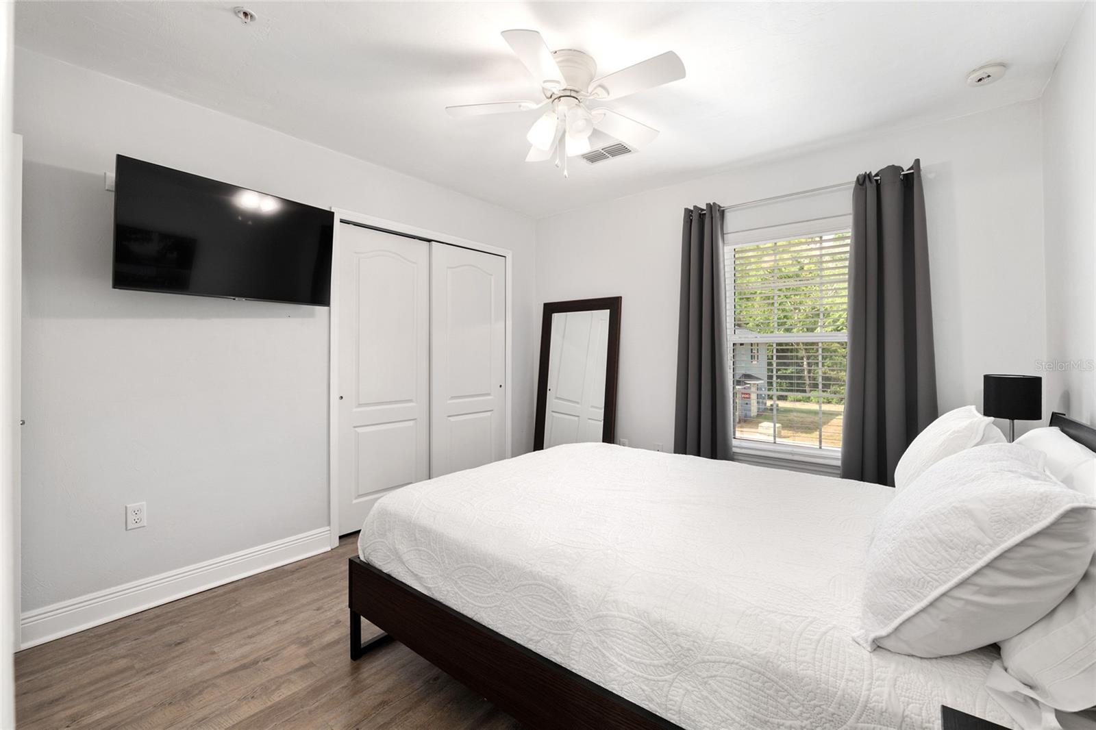CHASE HOLLOW CONDO - Residential