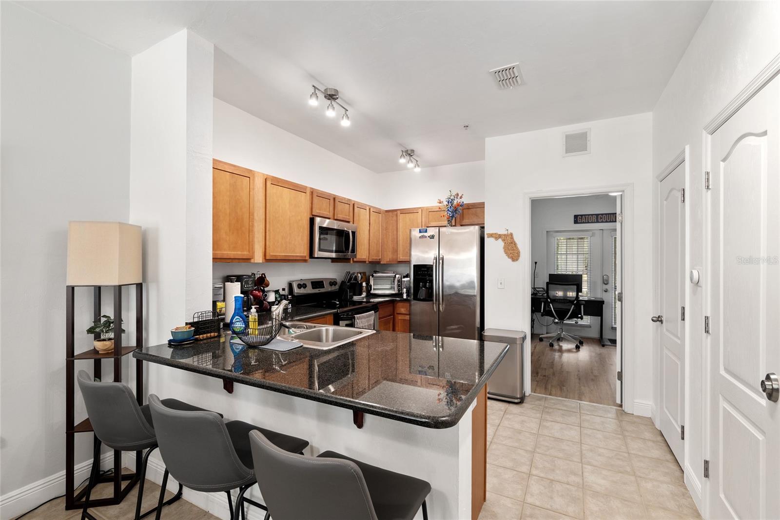 CHASE HOLLOW CONDO - Residential