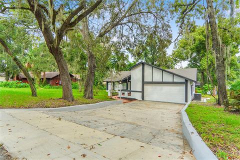 Photo of 495 Howard Avenue, Longwood, FL 32750 (MLS # O6342206)