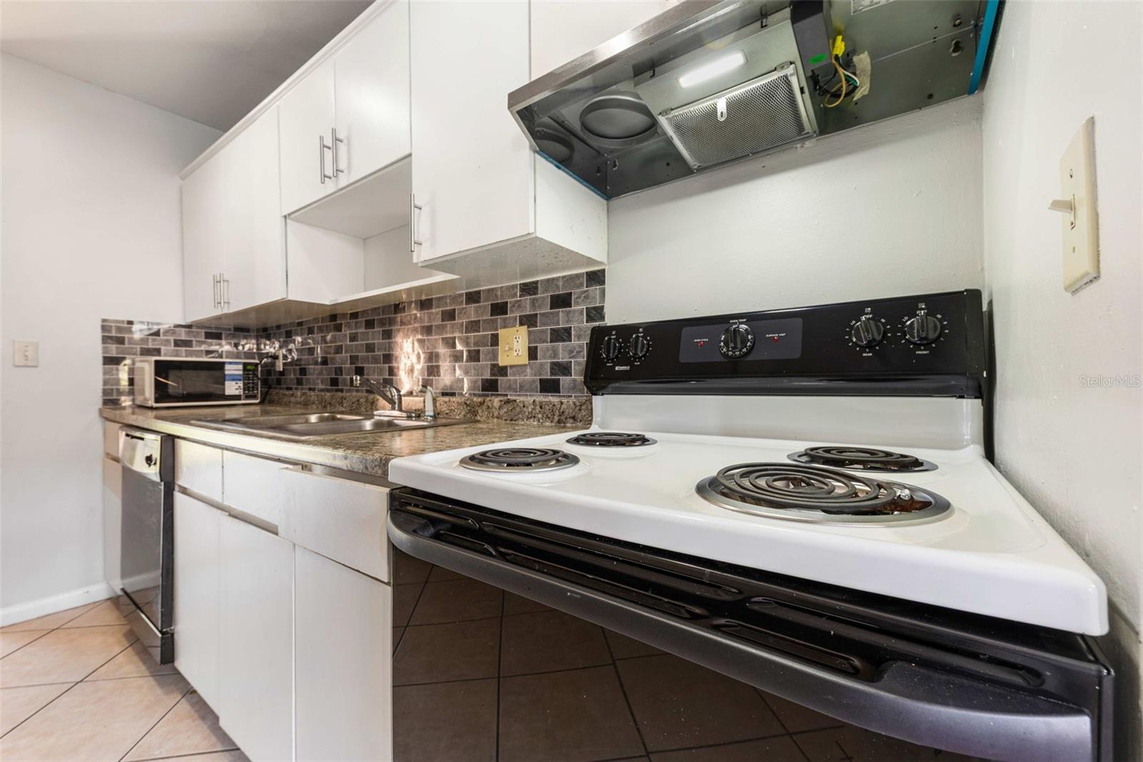 HUNTINGTON ON THE GREEN - Residential